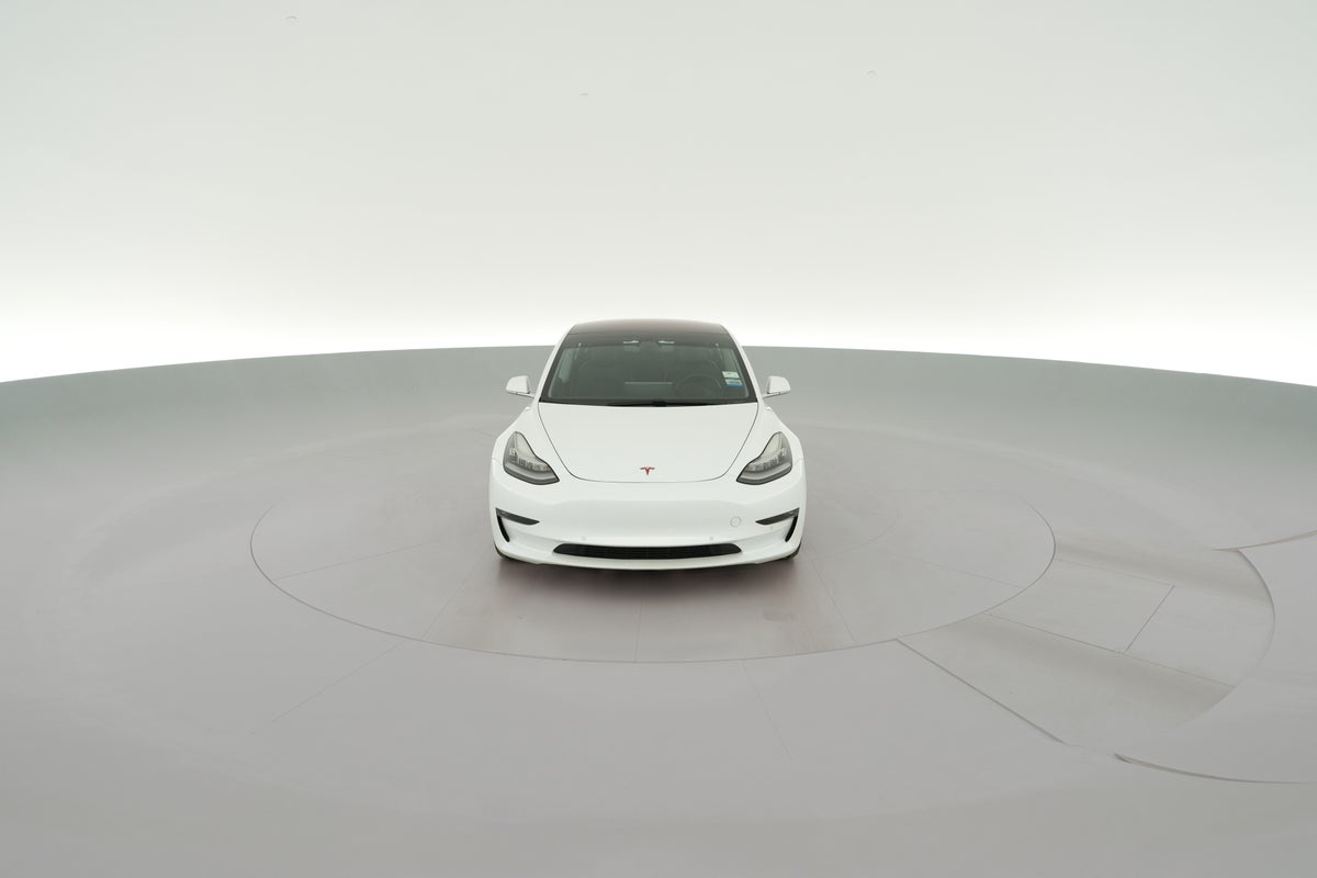 2018 Tesla Model 3 Long Range All-Wheel Drive in Pearl White — 360° view 1