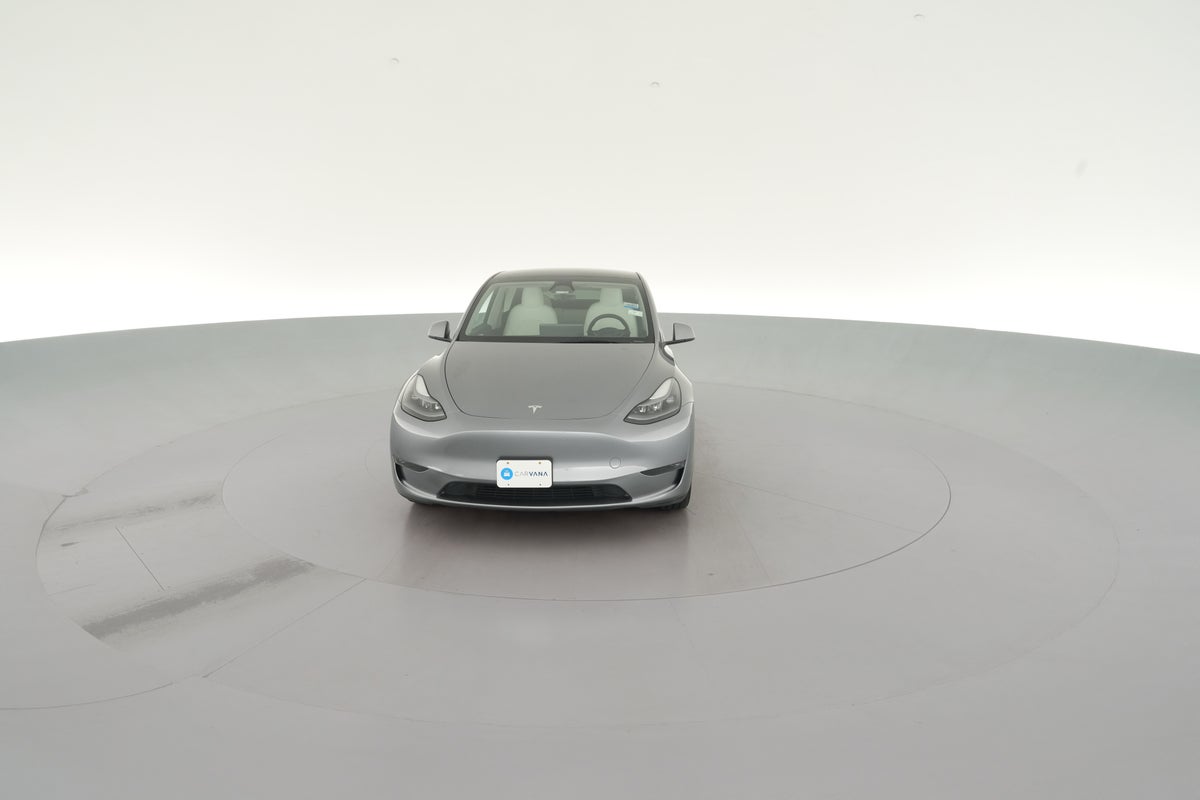 2024 Tesla Model Y Long Range All-Wheel Drive in Quicksilver — 360° view 1