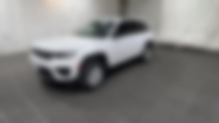 2024 Jeep Grand Cherokee vehicle photo