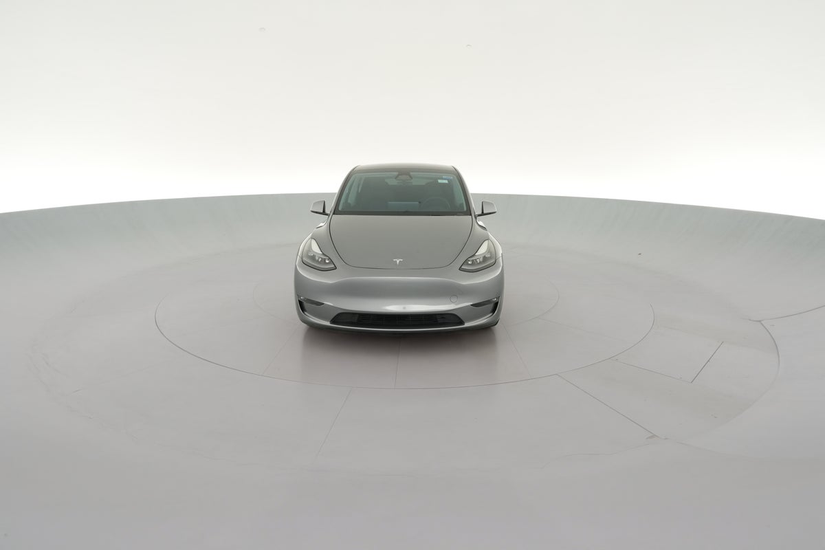 2024 Tesla Model Y Performance All-Wheel Drive in Quicksilver — 360° view 1