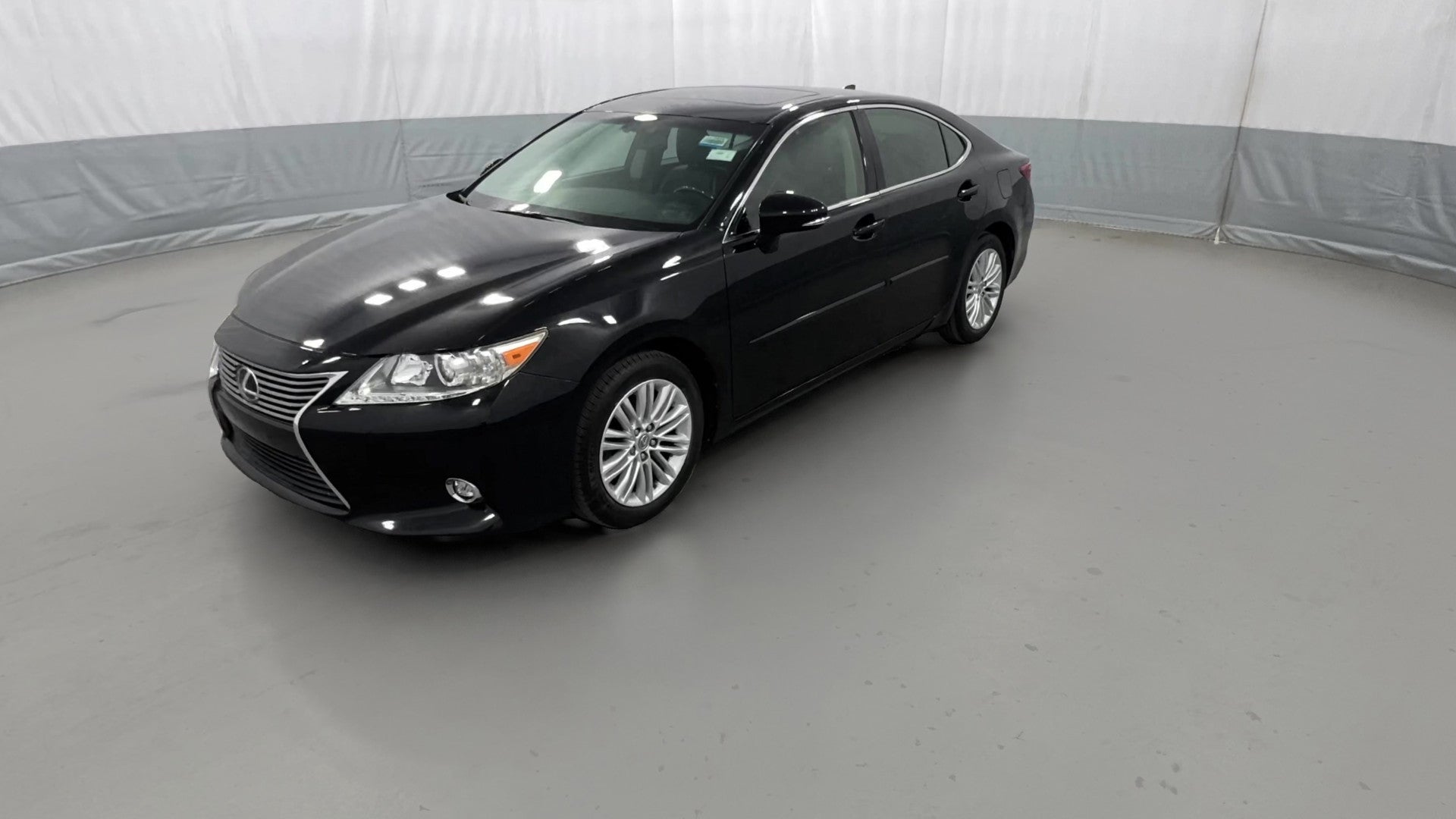 2015 Lexus ES vehicle photo