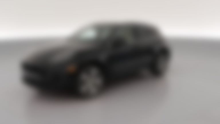 2024 Porsche Macan vehicle photo