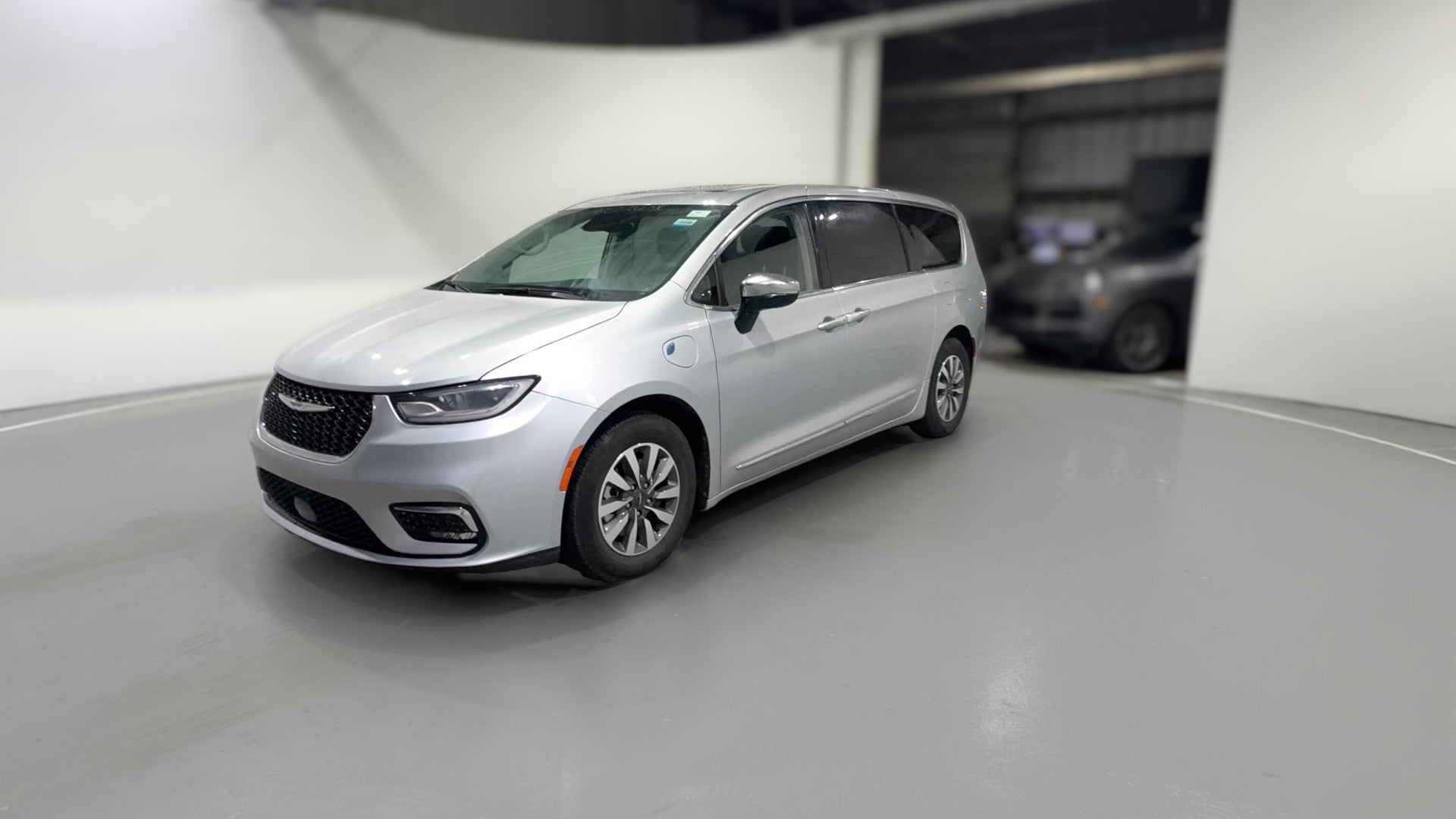 2023 Chrysler Pacifica Hybrid vehicle photo