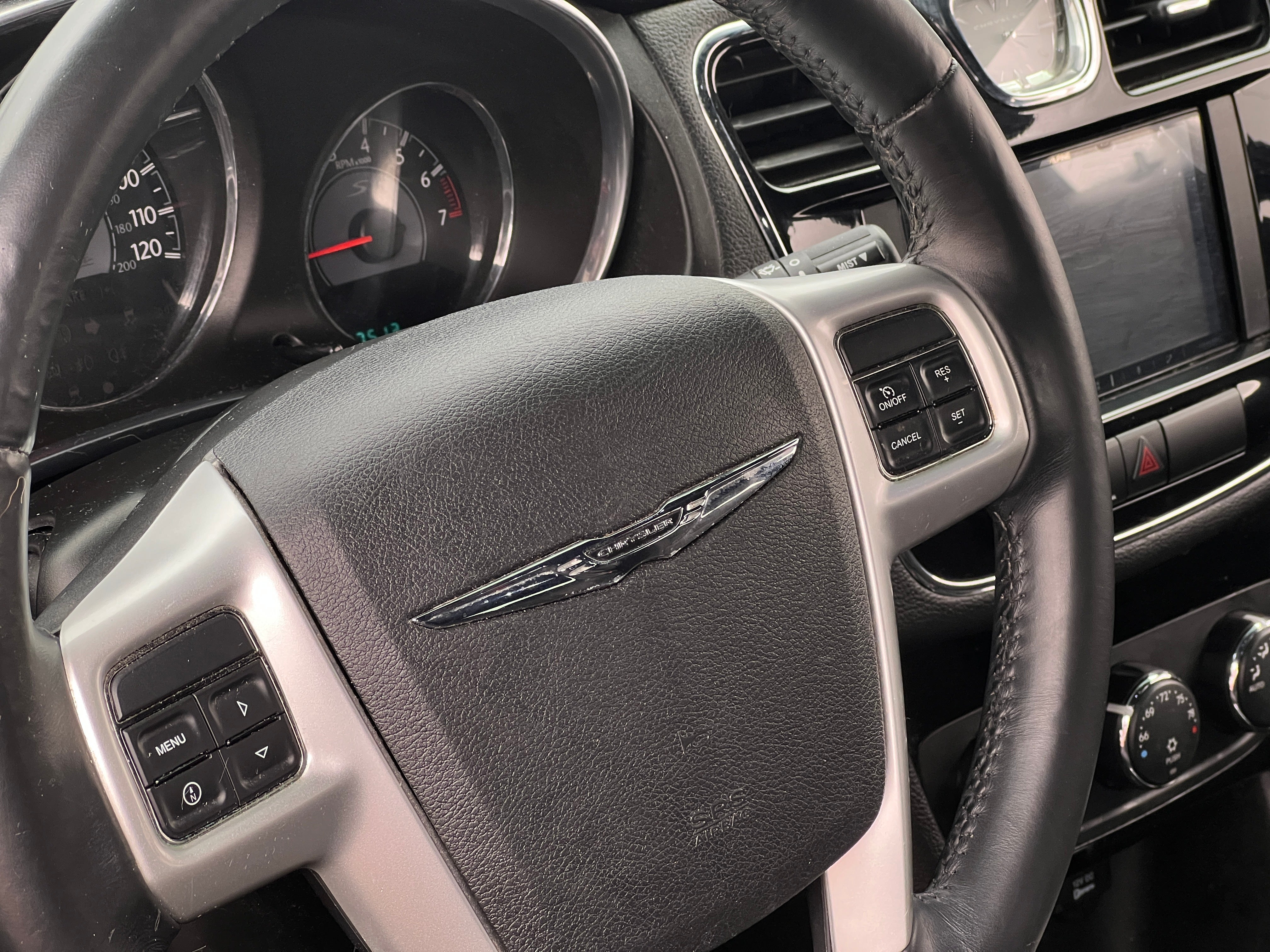 2012 chrysler 200 store steering wheel size