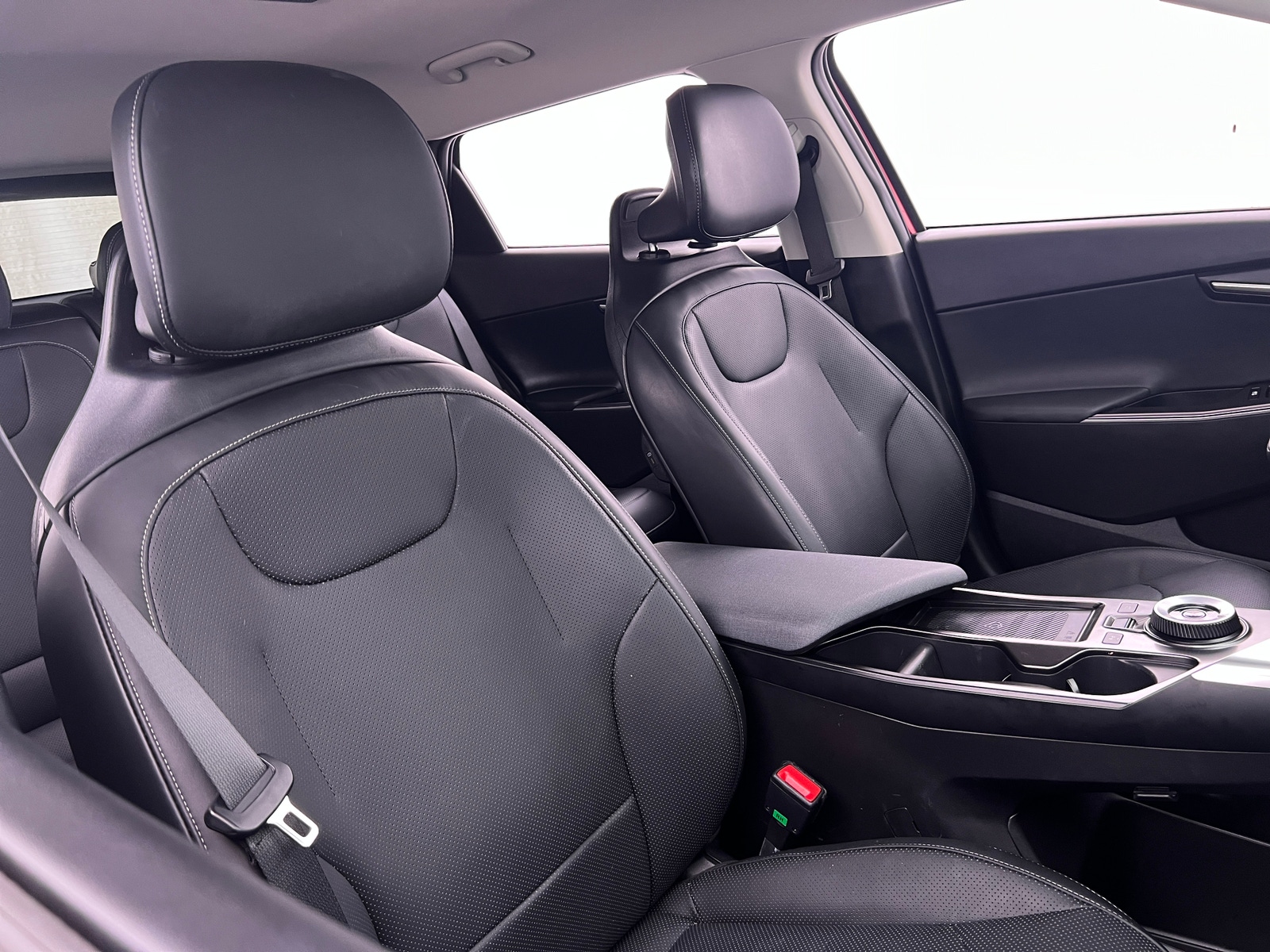Thumbnail: 2022 Kia EV6 - 2