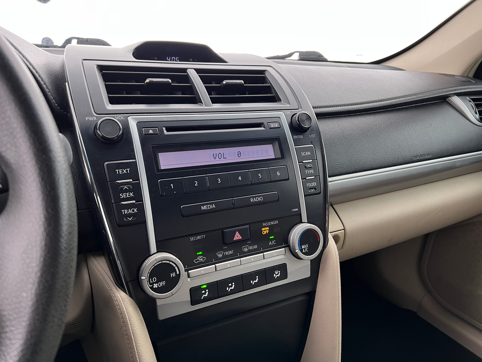 Thumbnail: 2012 Toyota Camry - 4