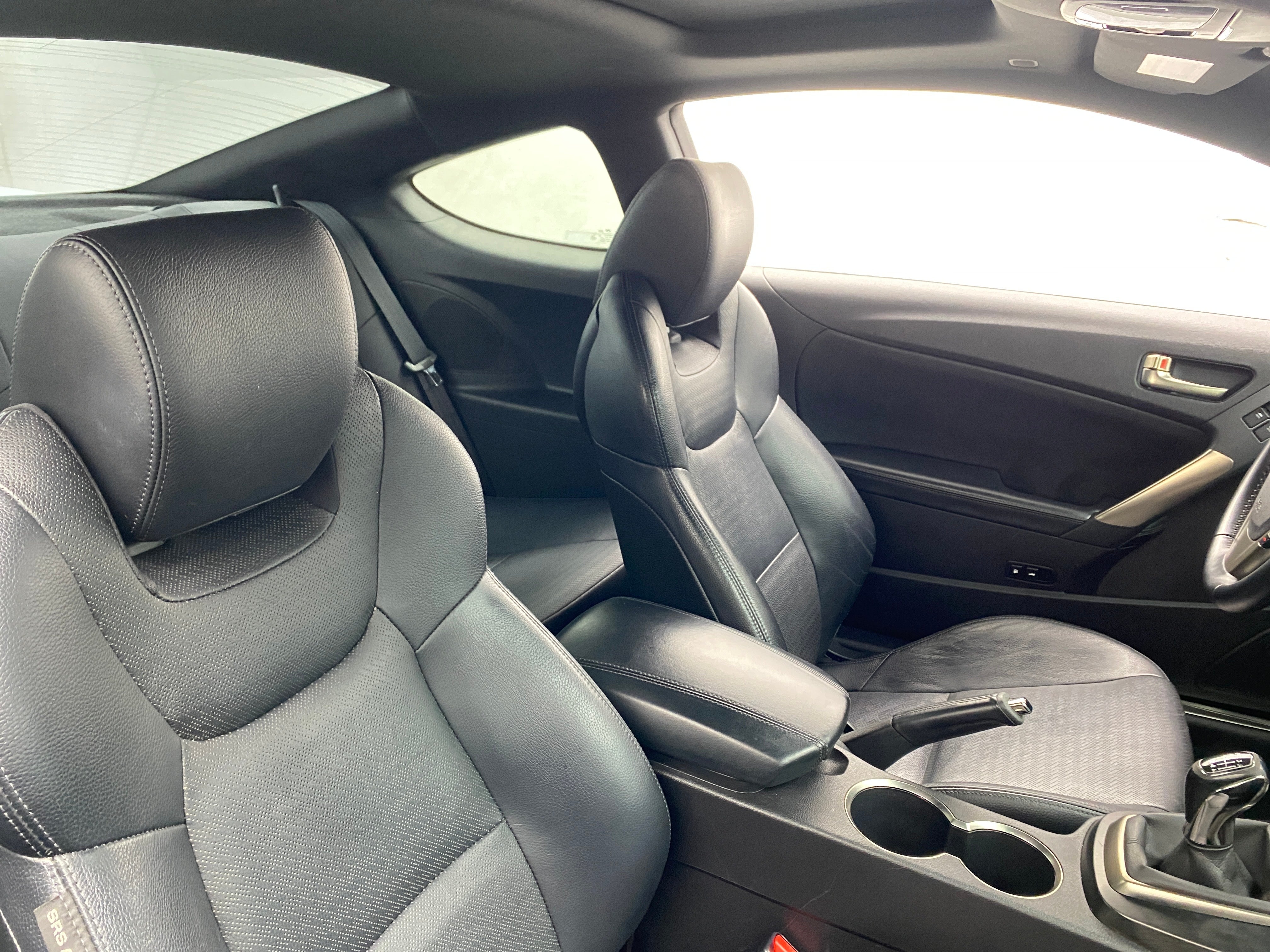 hyundai genesis coupe interior back seats