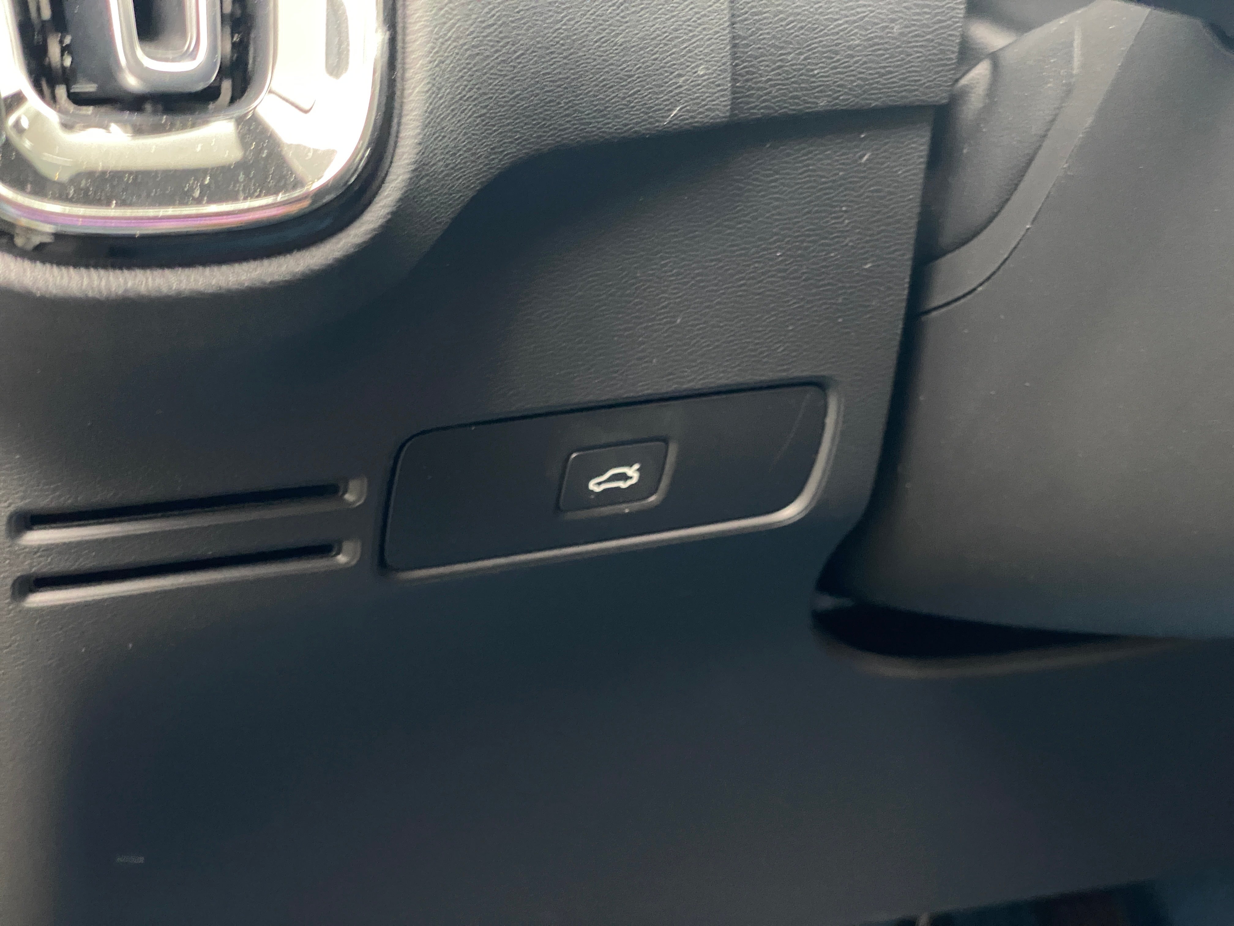 Used 2023 Volvo C40 Ultimate with VIN YV4ED3GM0P2025478 for sale in Oak Creek, WI