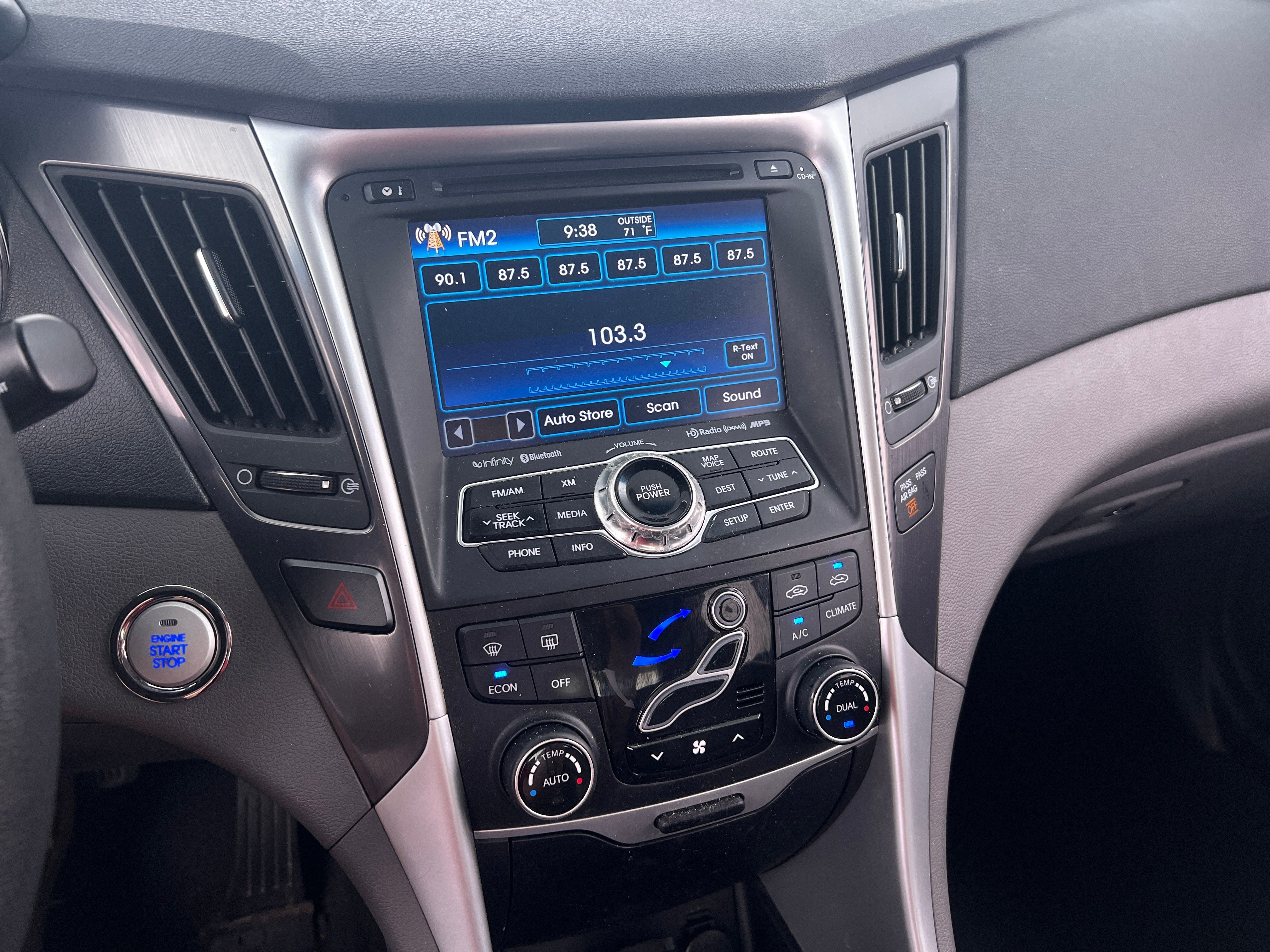 Thumbnail: 2012 Hyundai Sonata - 4