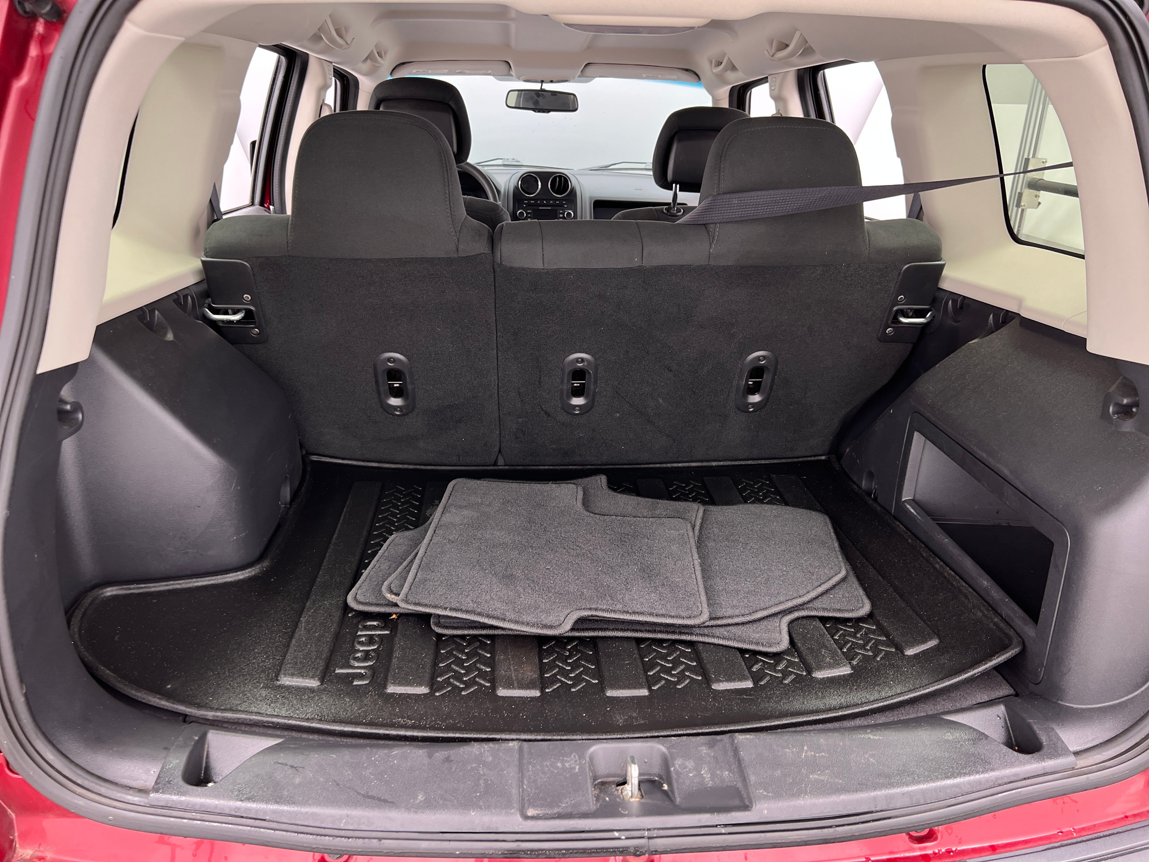 Thumbnail: 2016 Jeep Patriot - 7