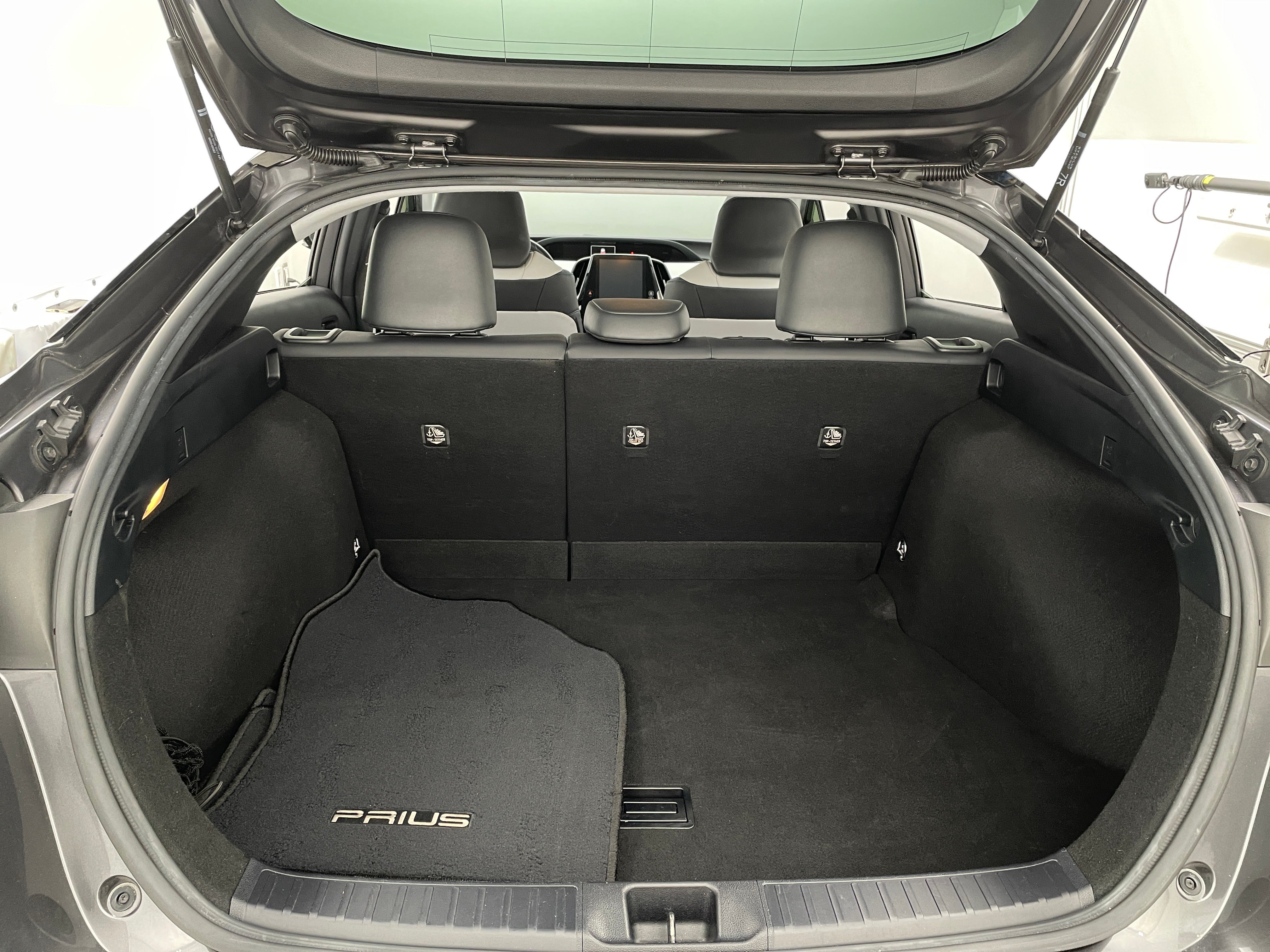 2018 Toyota Prius Four Touring 7