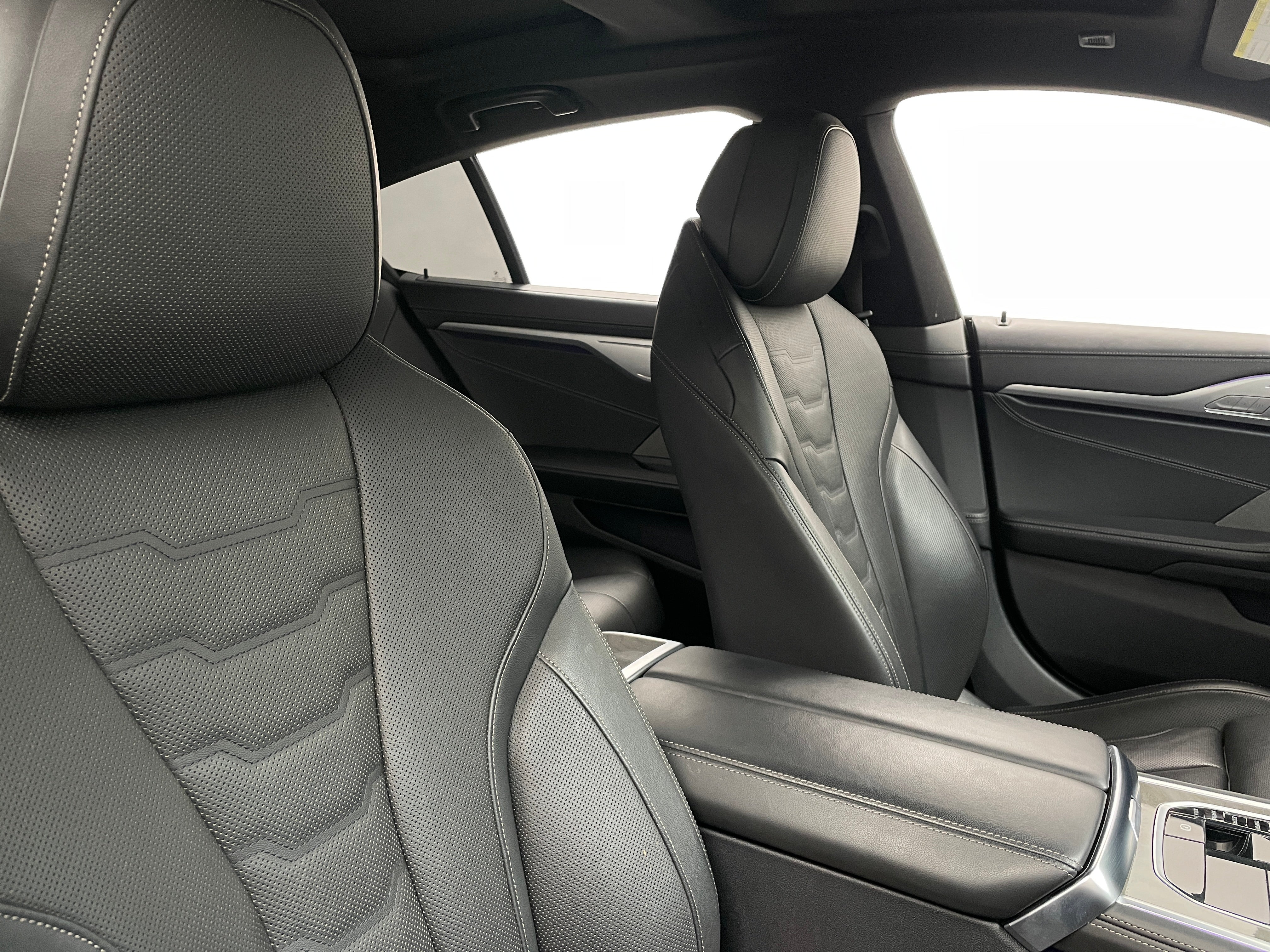 Thumbnail: 2020 BMW 8 Series - 2