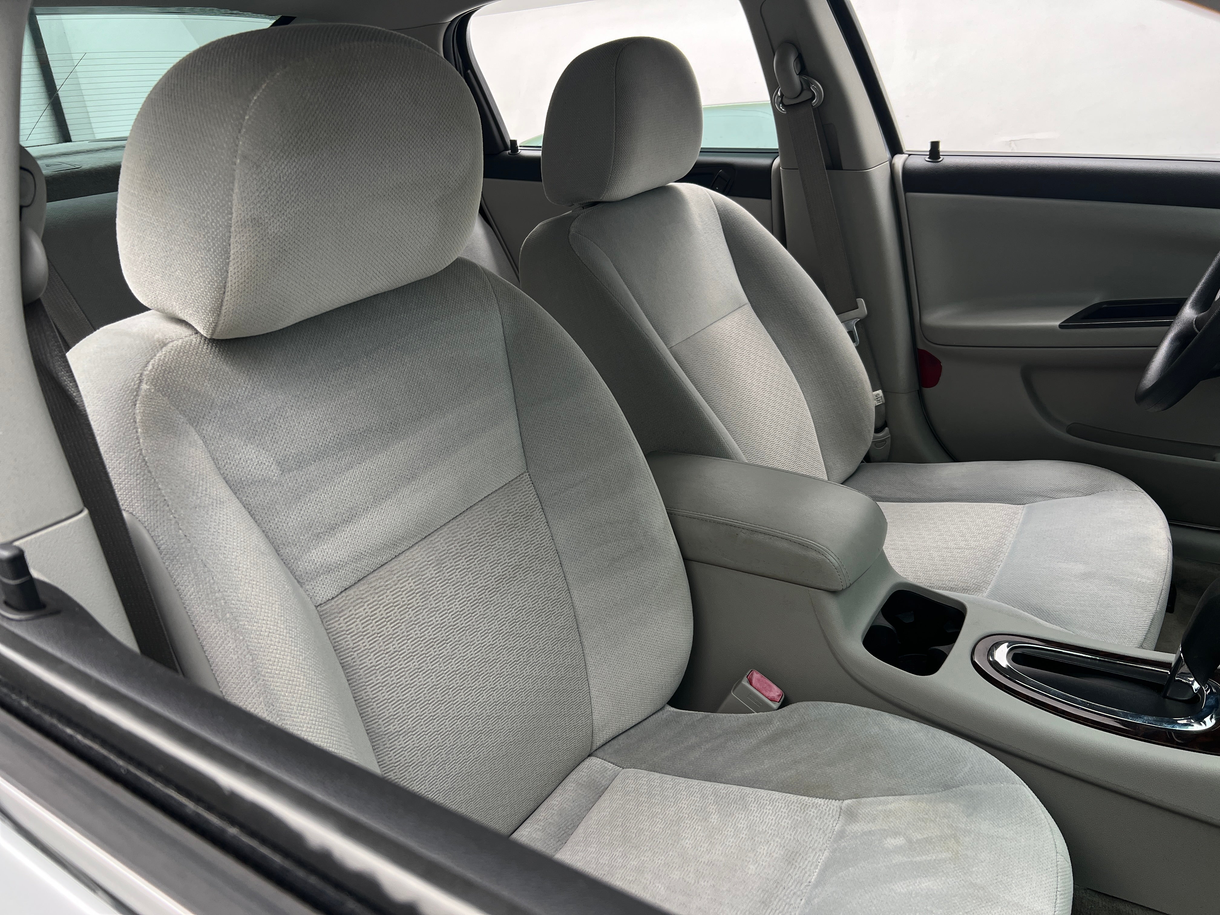 2016 Chevrolet Impala LT 2