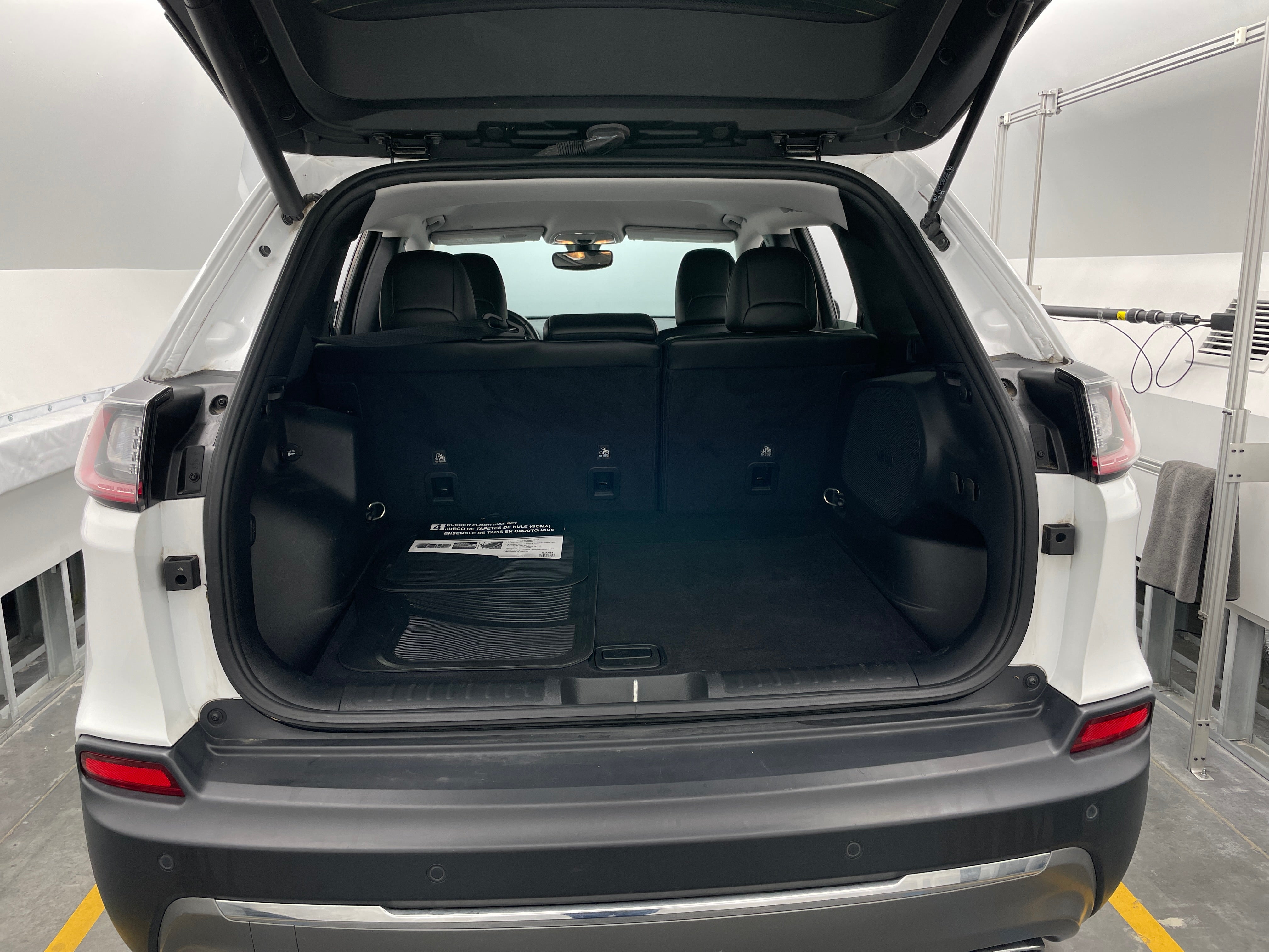 Thumbnail: 2020 Jeep Cherokee - 7