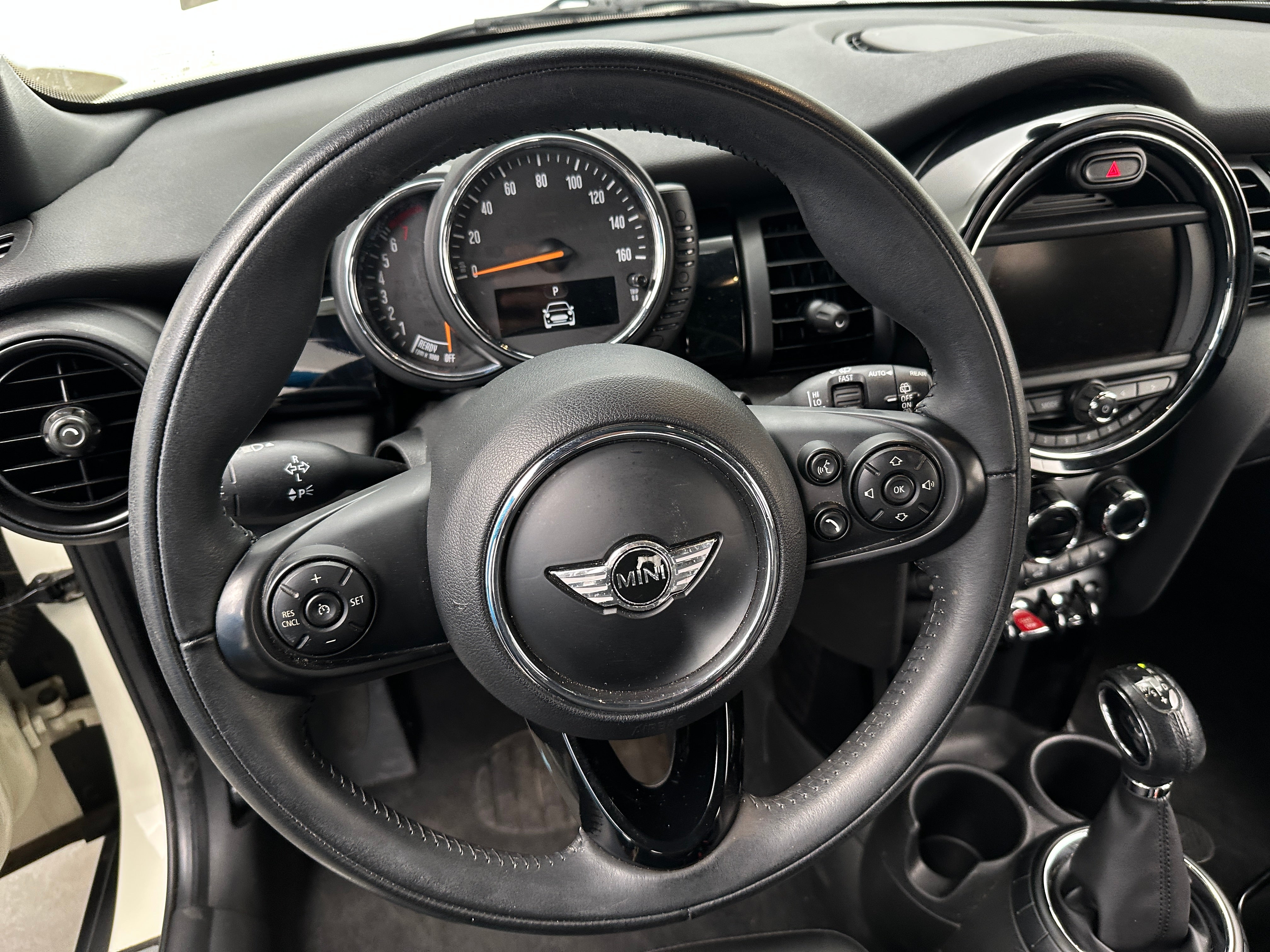 Thumbnail: 2017 MINI Cooper Hardtop - 5