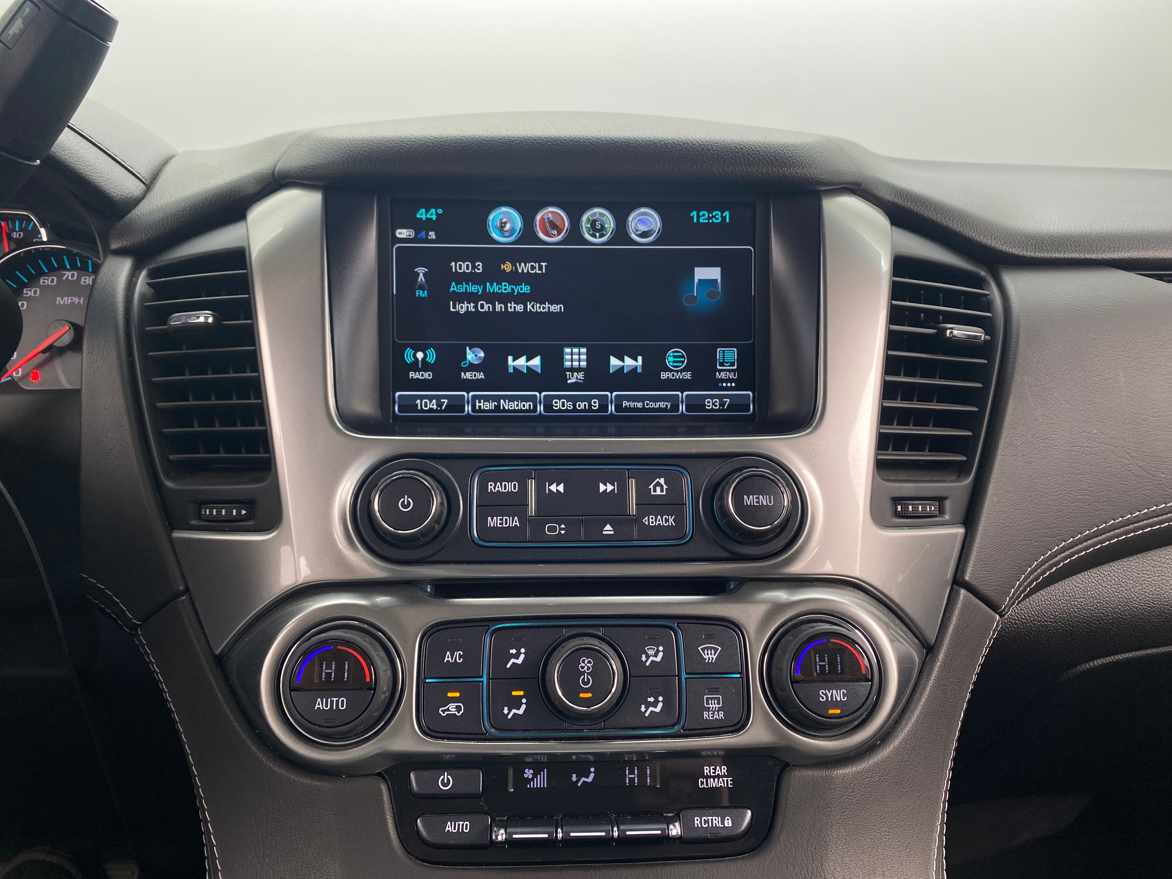 Thumbnail: 2019 Chevrolet Tahoe - 4