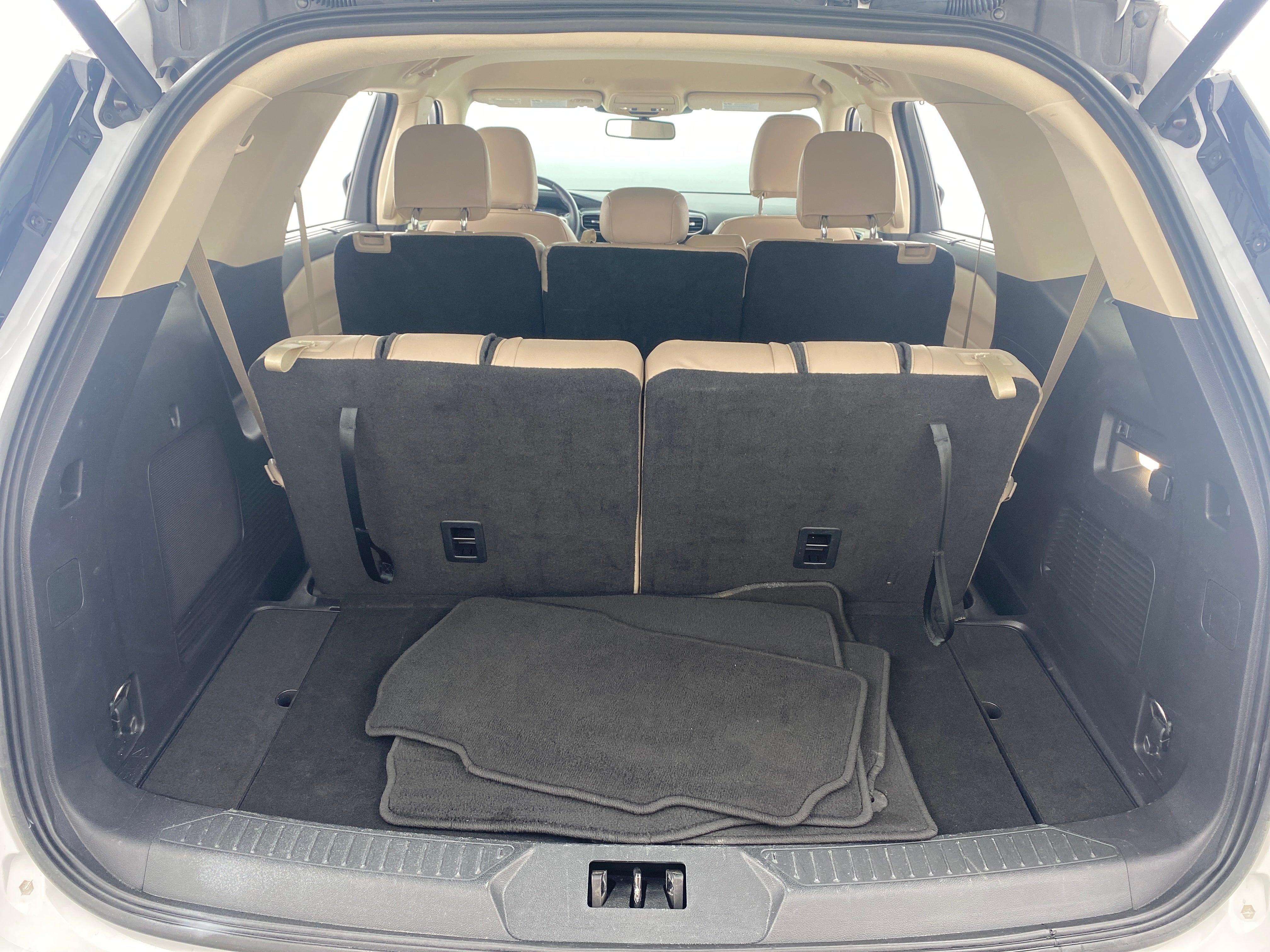 Thumbnail: 2022 Ford Explorer - 7