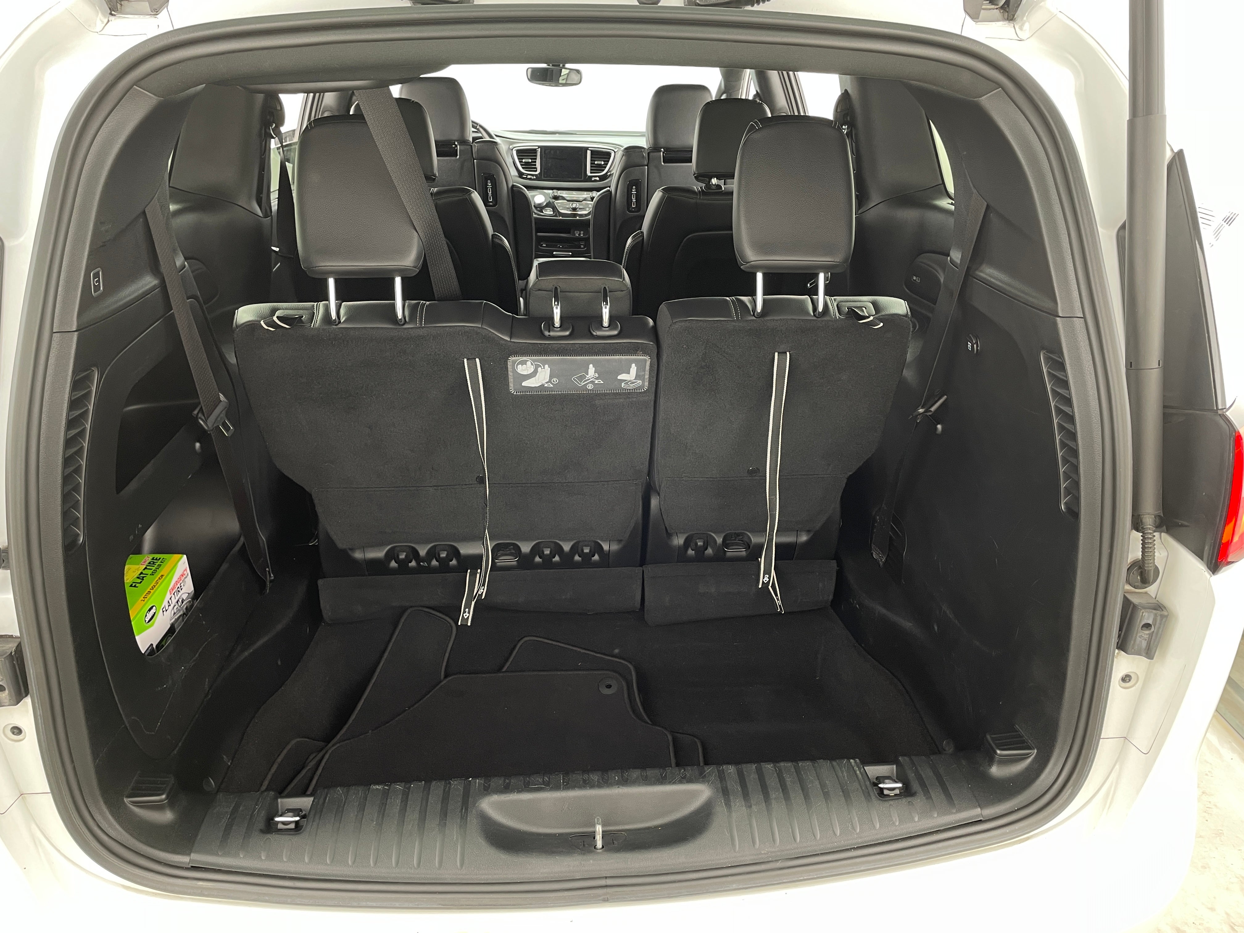 Thumbnail: 2018 Chrysler Pacifica - 7