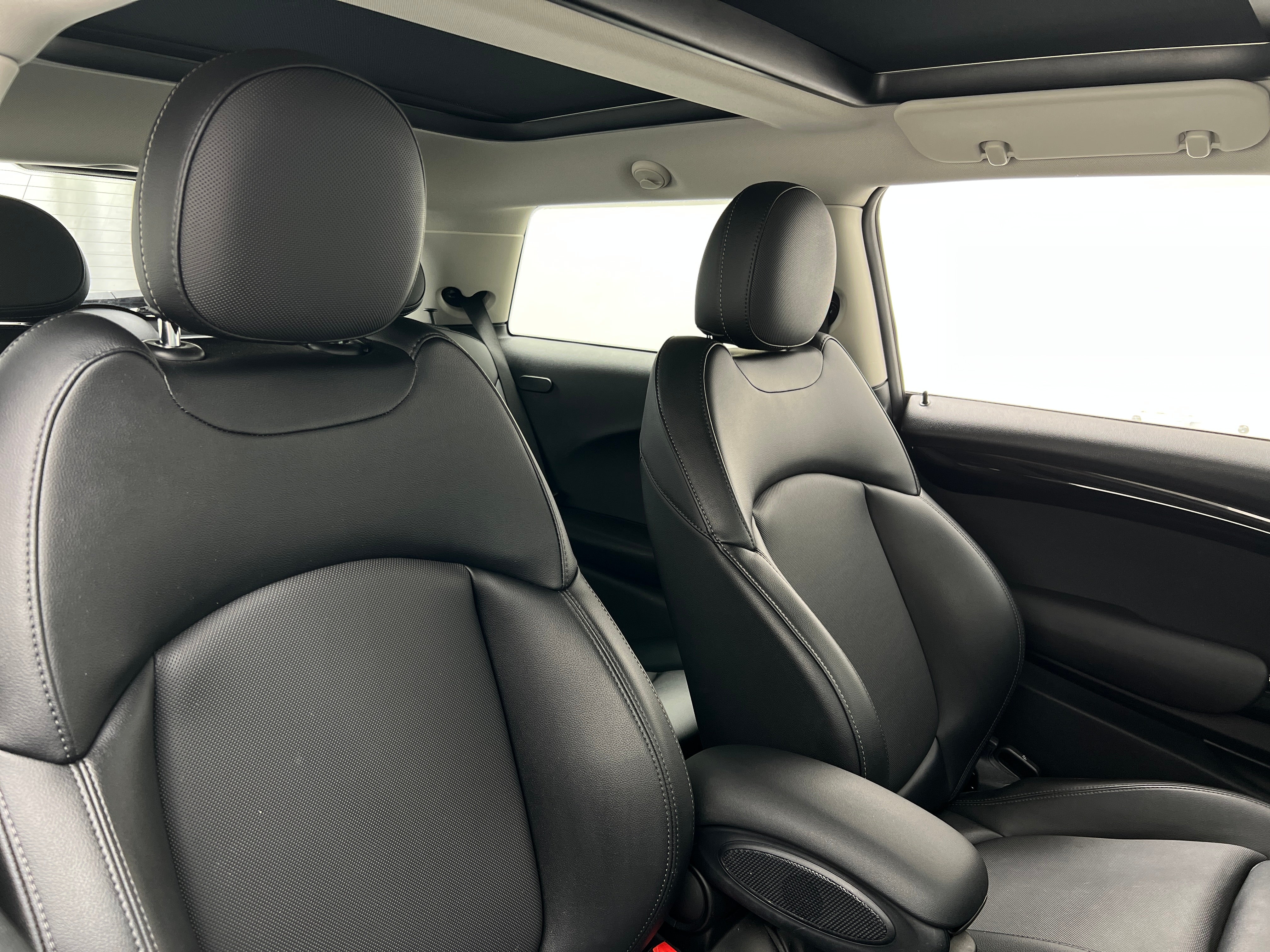 Thumbnail: 2017 MINI Cooper - 2