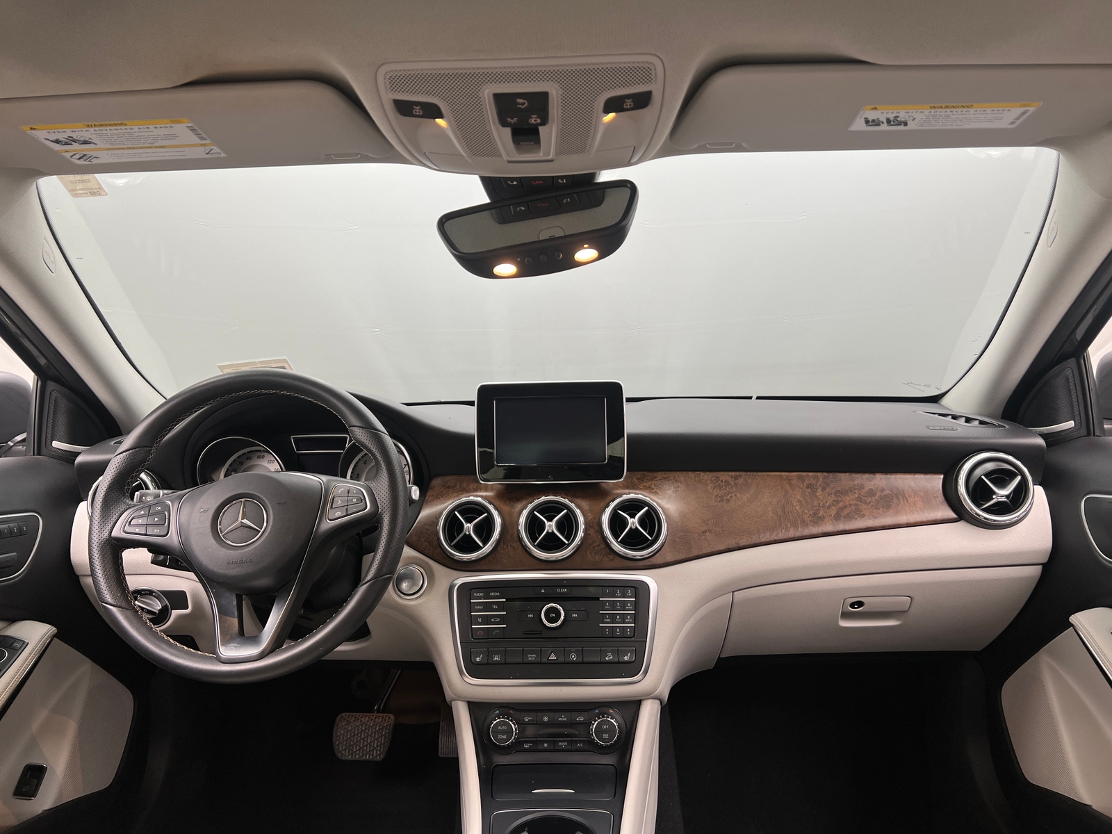 Thumbnail: 2016 Mercedes-Benz GLA - 3