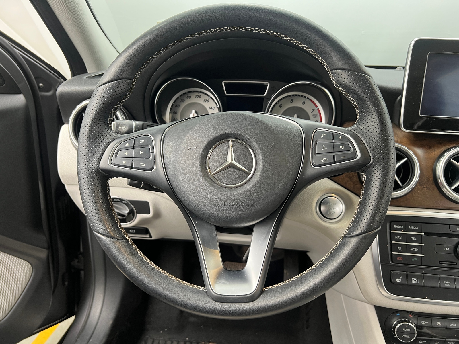 Thumbnail: 2016 Mercedes-Benz GLA - 5