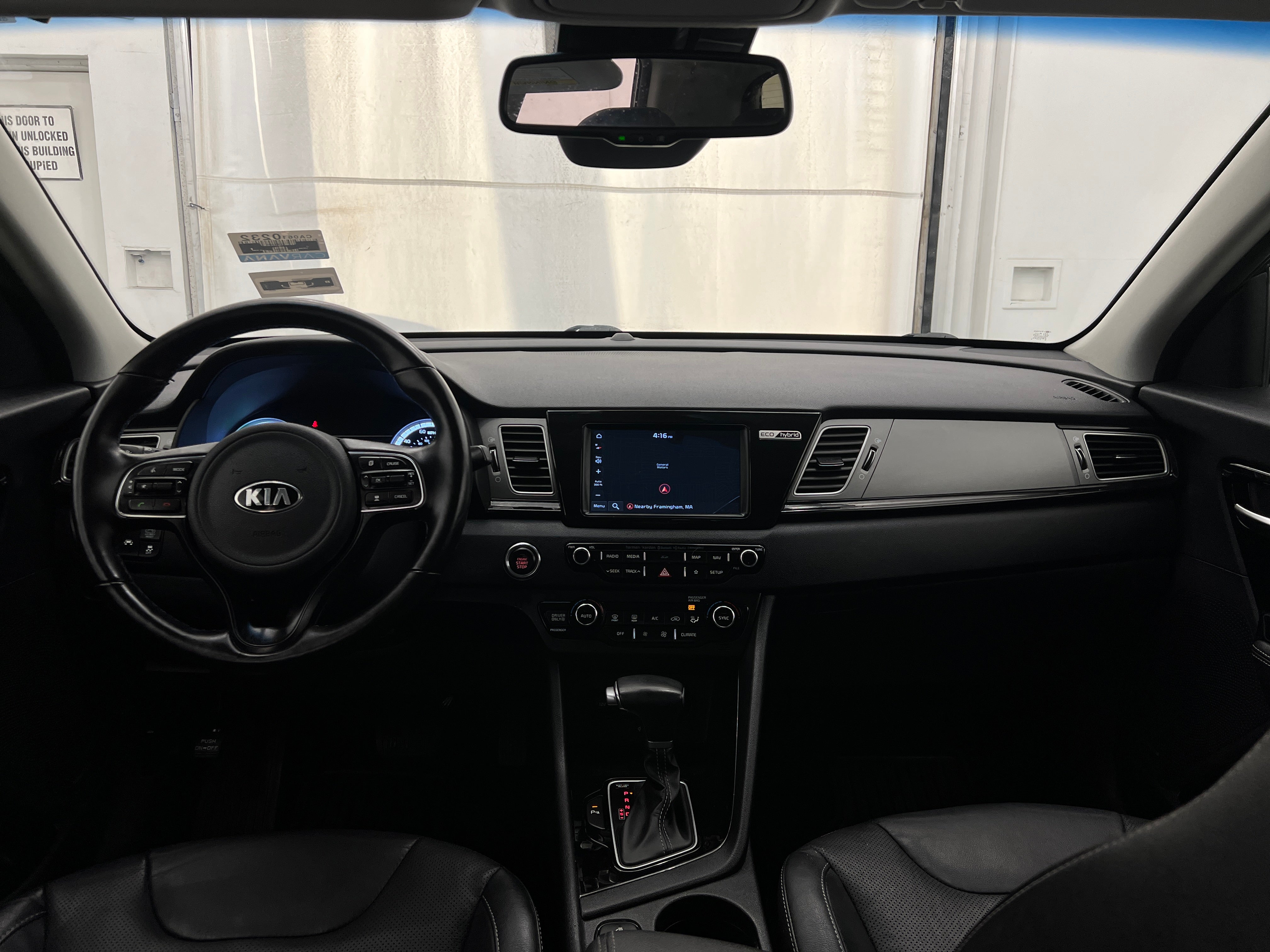 Thumbnail: 2019 Kia Niro - 3