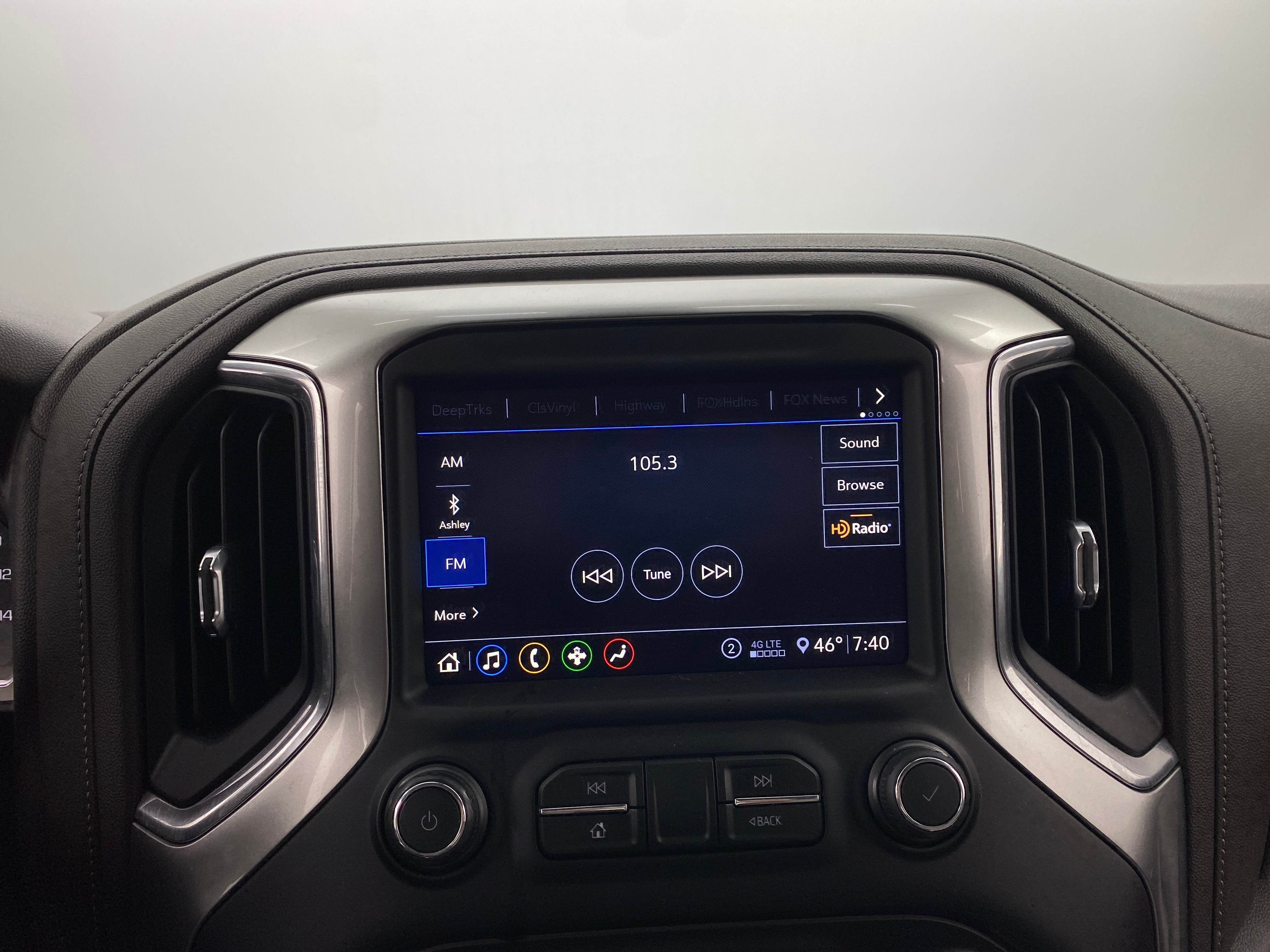 Thumbnail: 2020 Chevrolet Silverado 1500 - 4