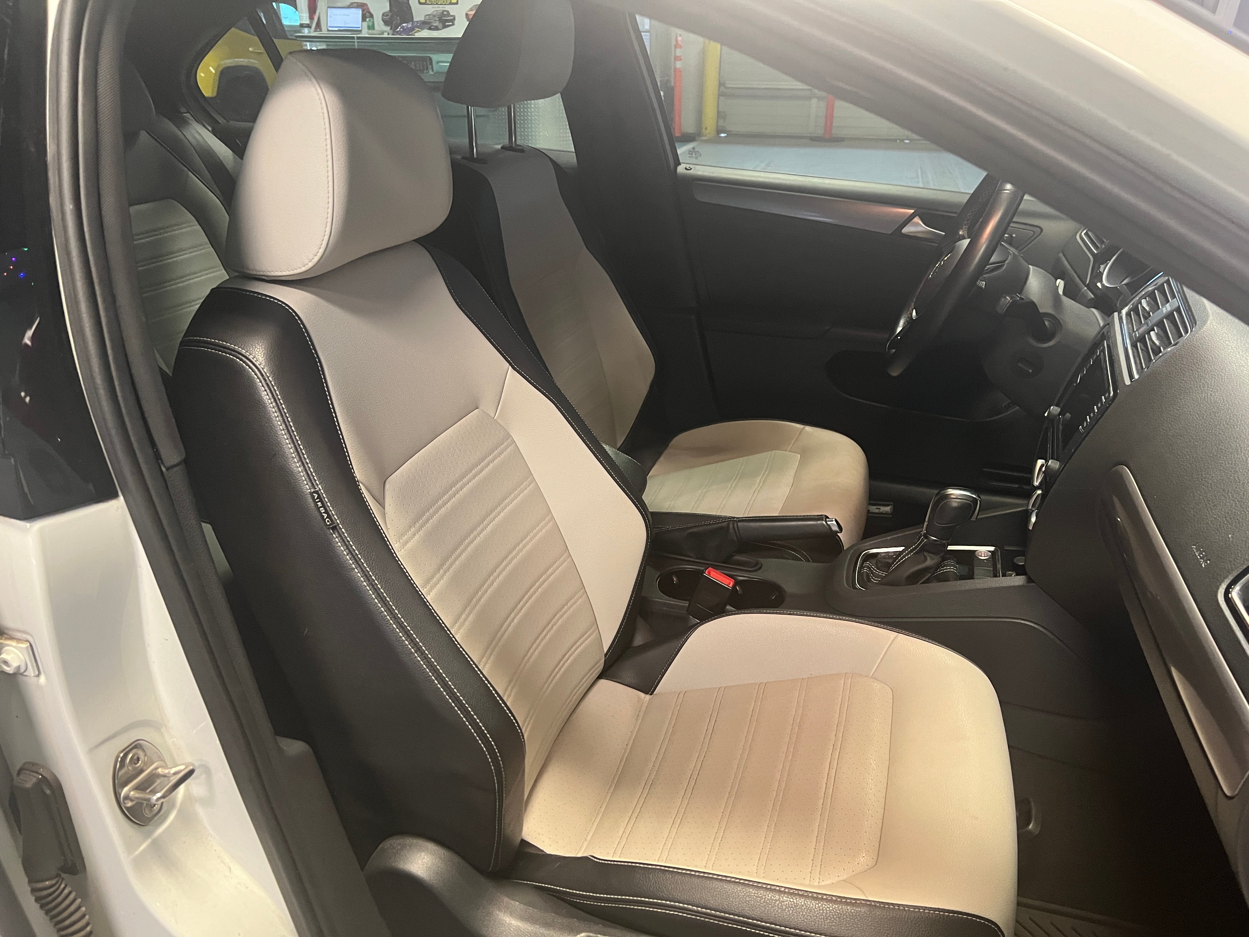 Thumbnail: 2016 Volkswagen Jetta - 2