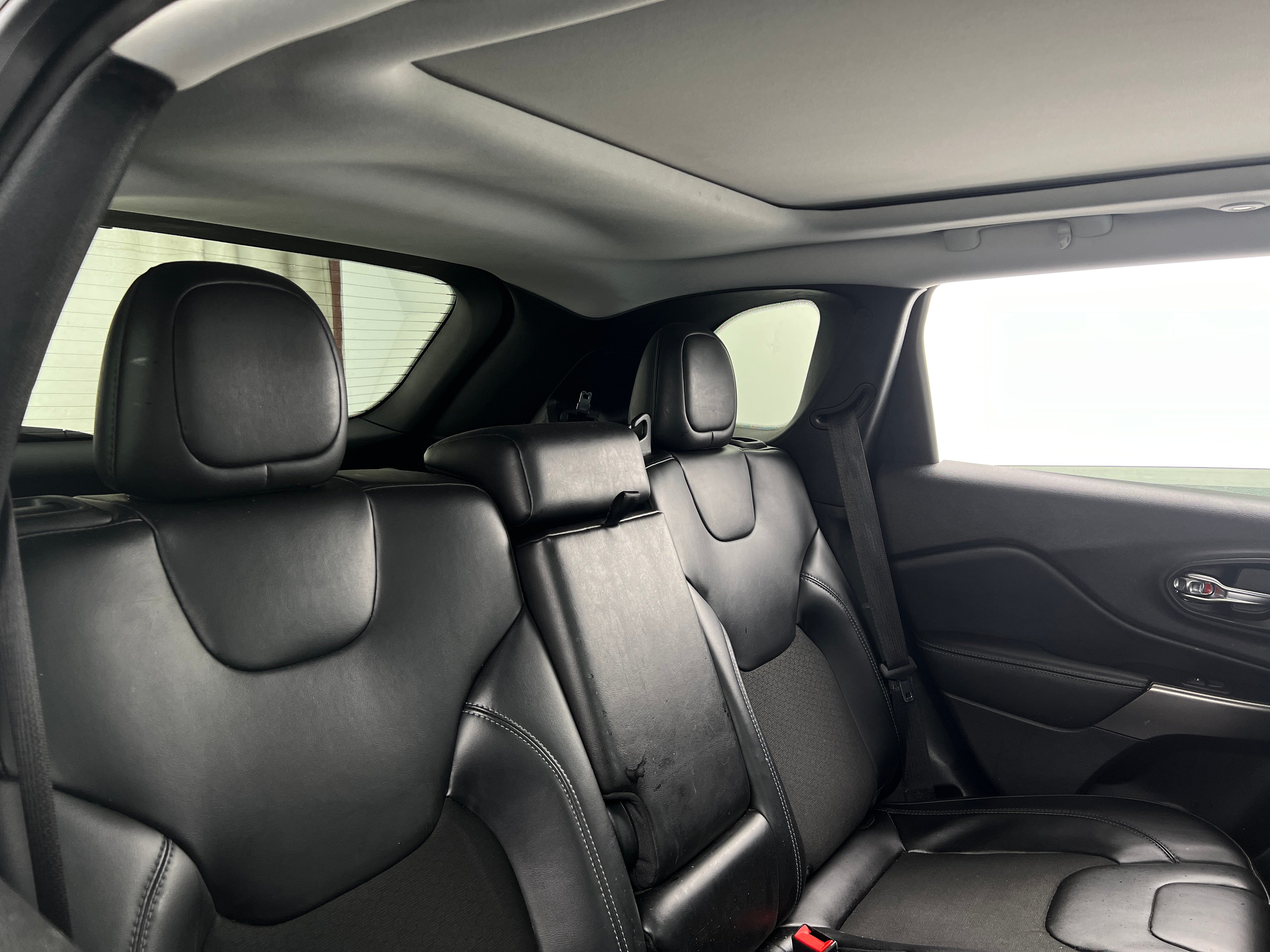 Thumbnail: 2020 Jeep Cherokee - 6