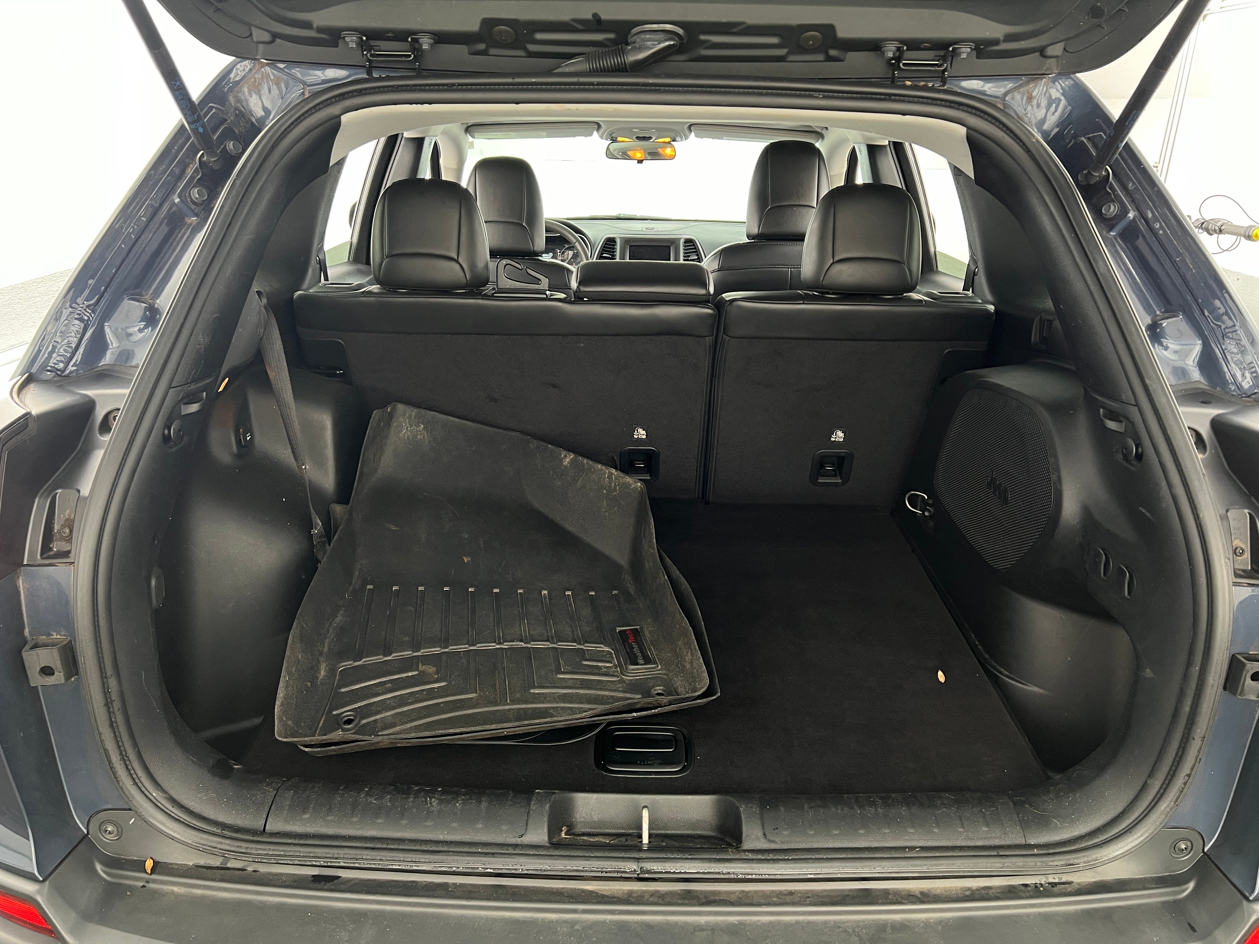 Thumbnail: 2020 Jeep Cherokee - 7