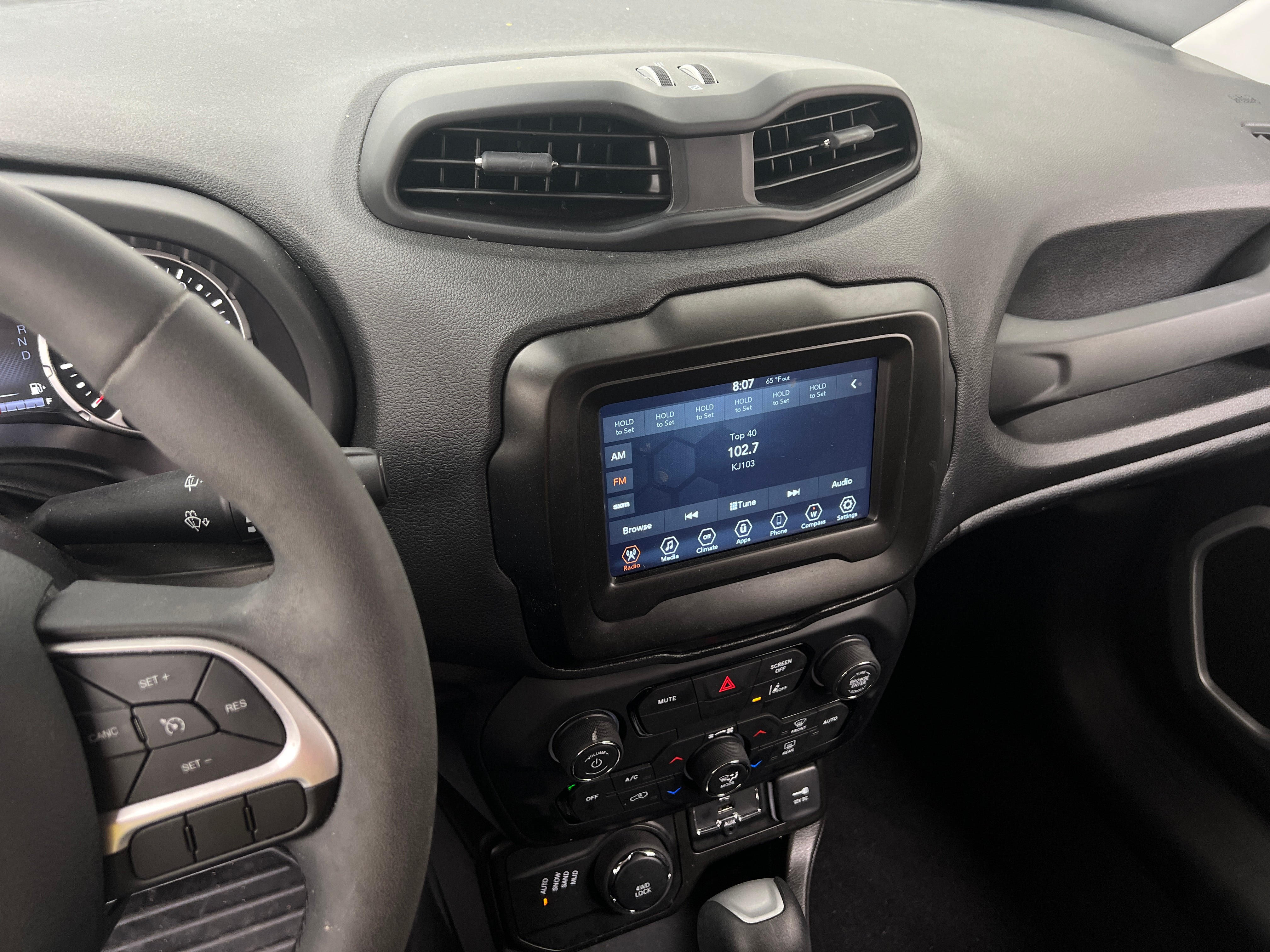 2020 Jeep Renegade Interior Features