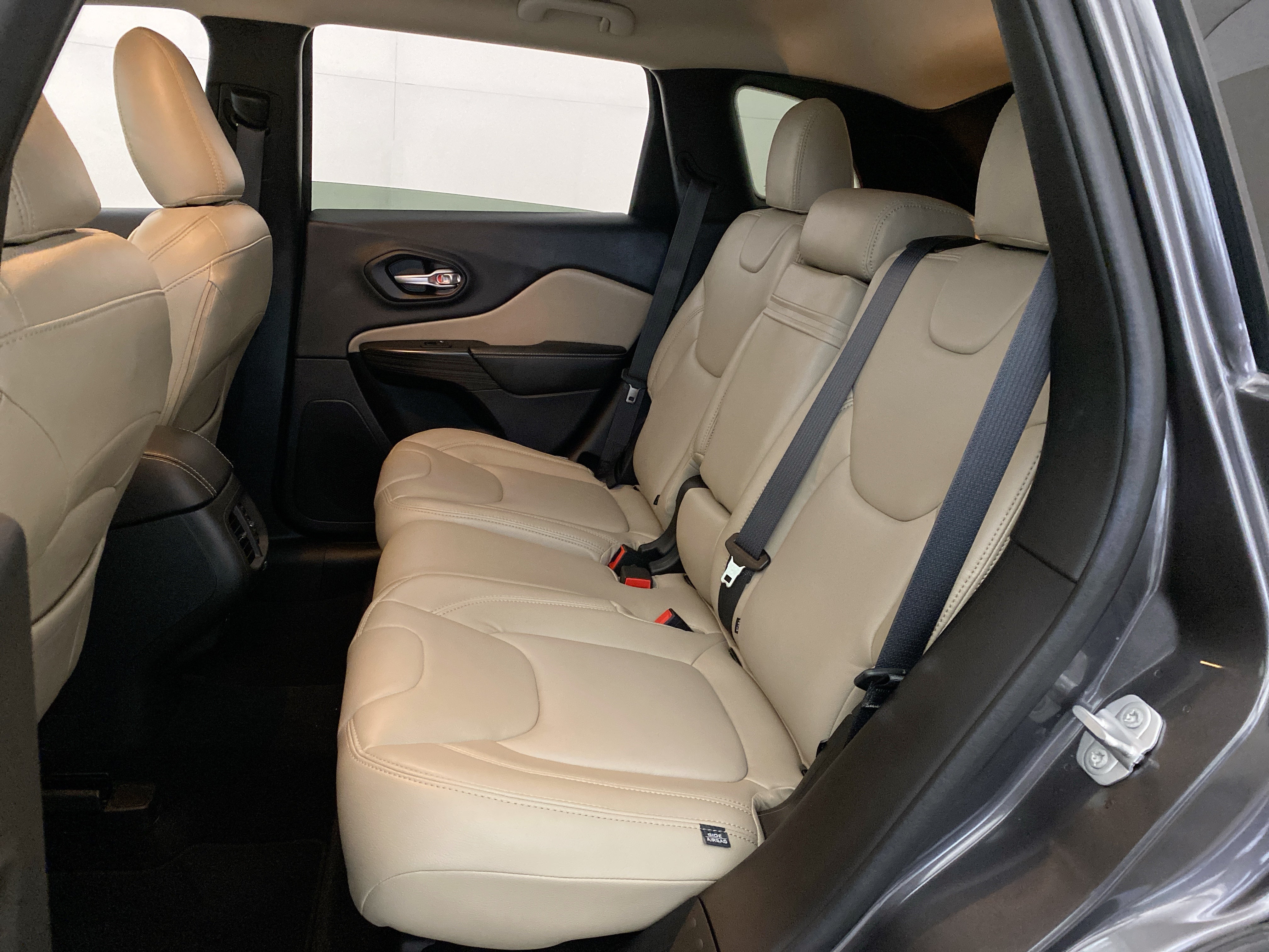 Thumbnail: 2016 Jeep Cherokee - 6
