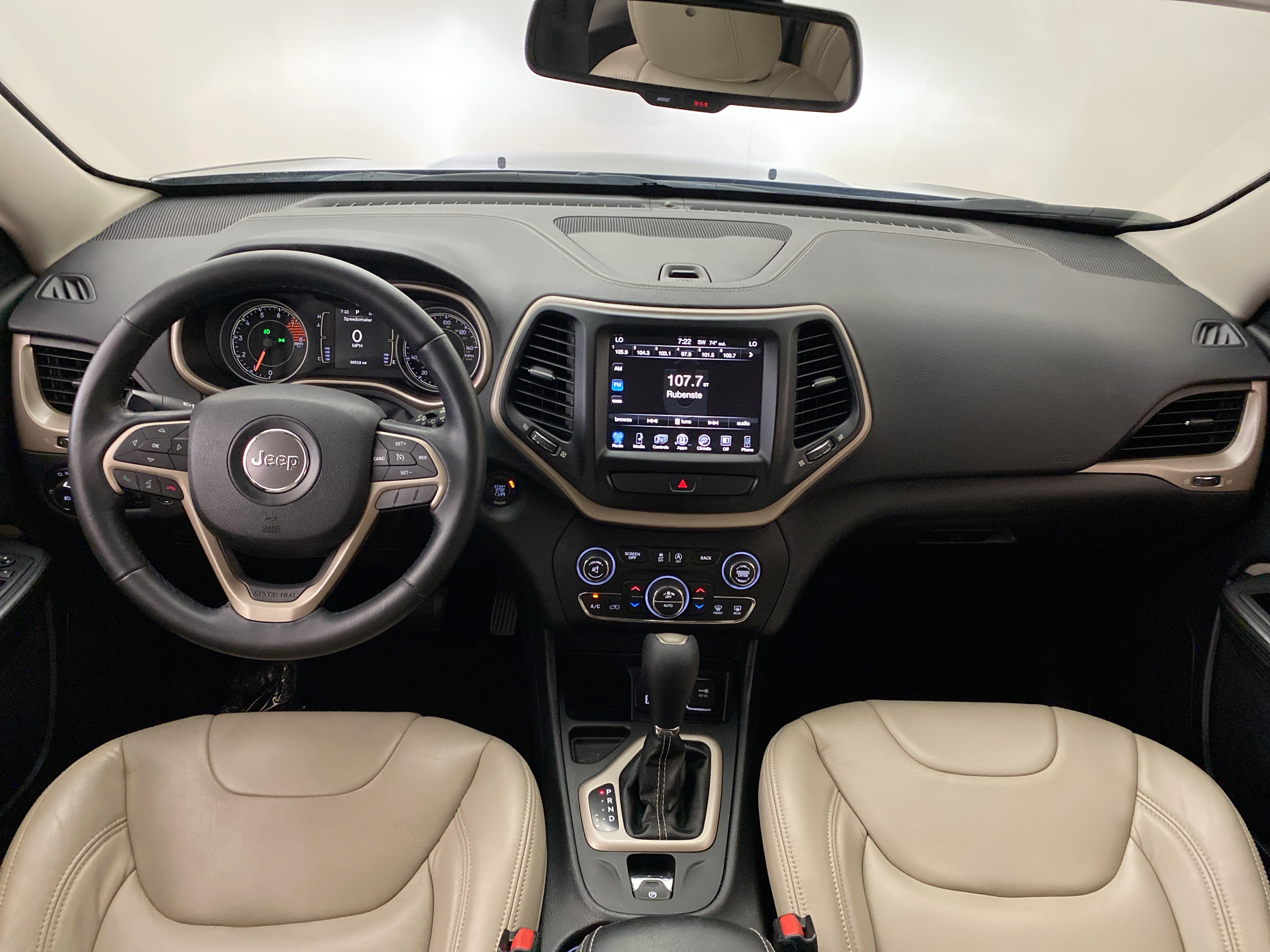 Thumbnail: 2016 Jeep Cherokee - 3