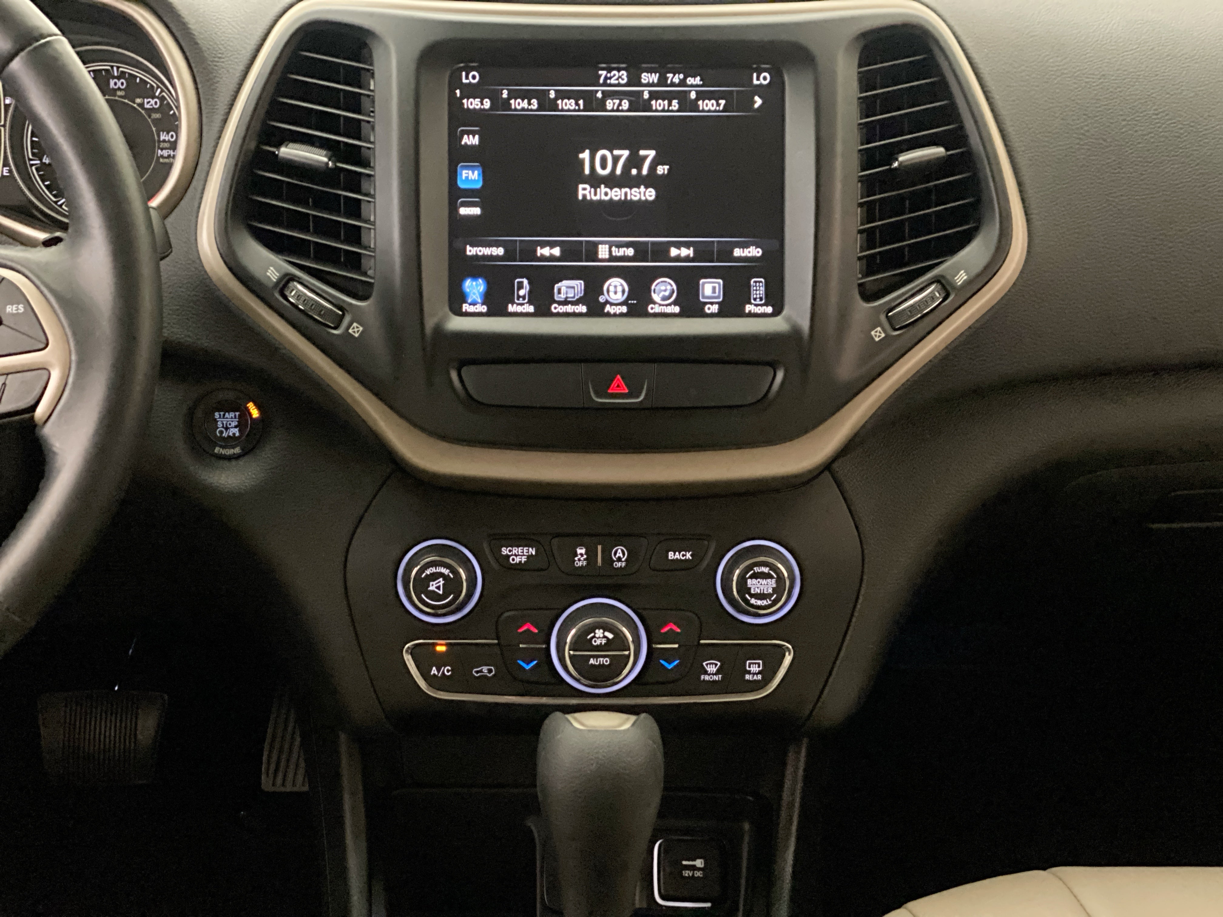Thumbnail: 2016 Jeep Cherokee - 4