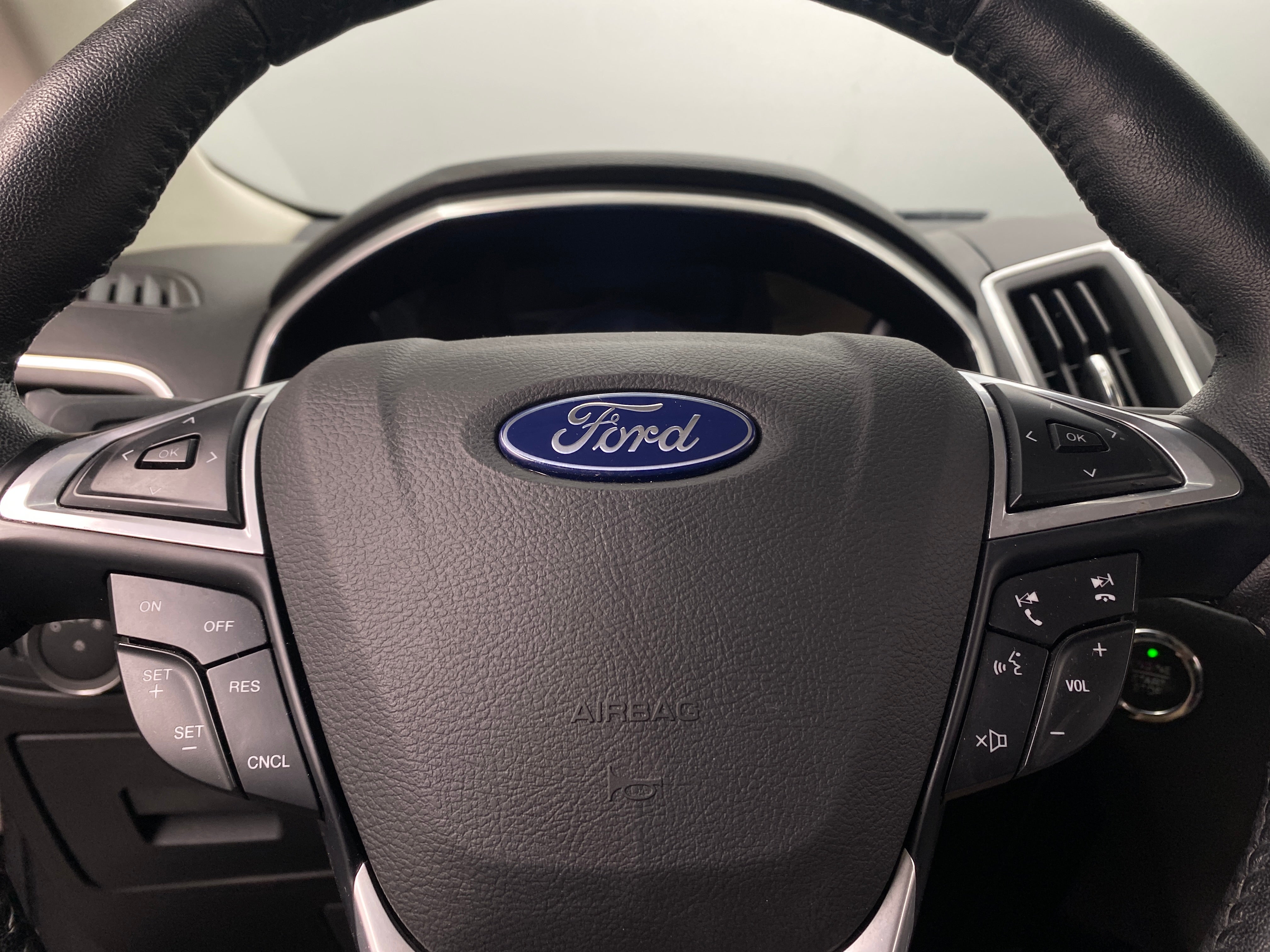 Thumbnail: 2016 Ford Edge - 5