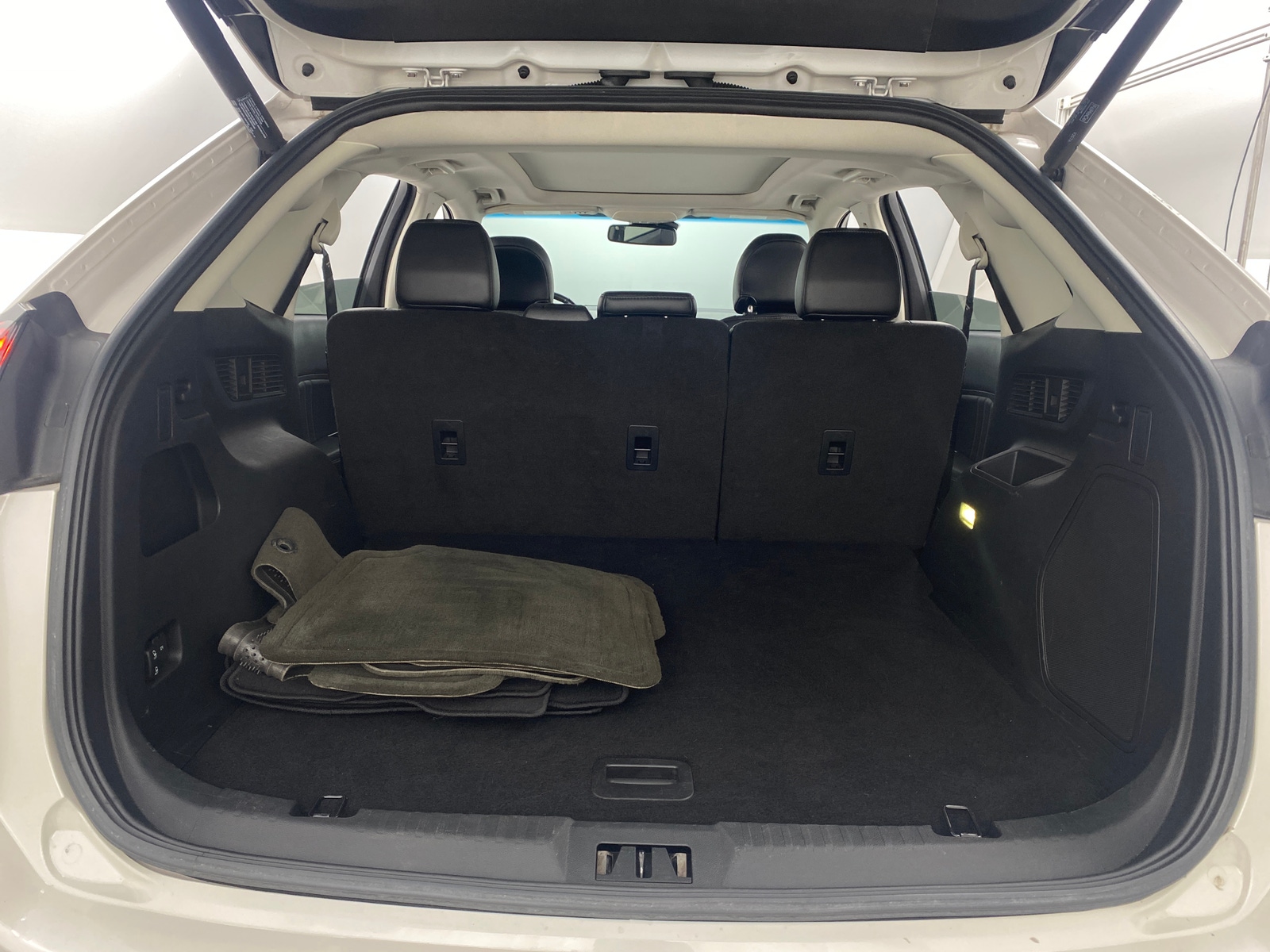 Thumbnail: 2015 Ford Edge - 7