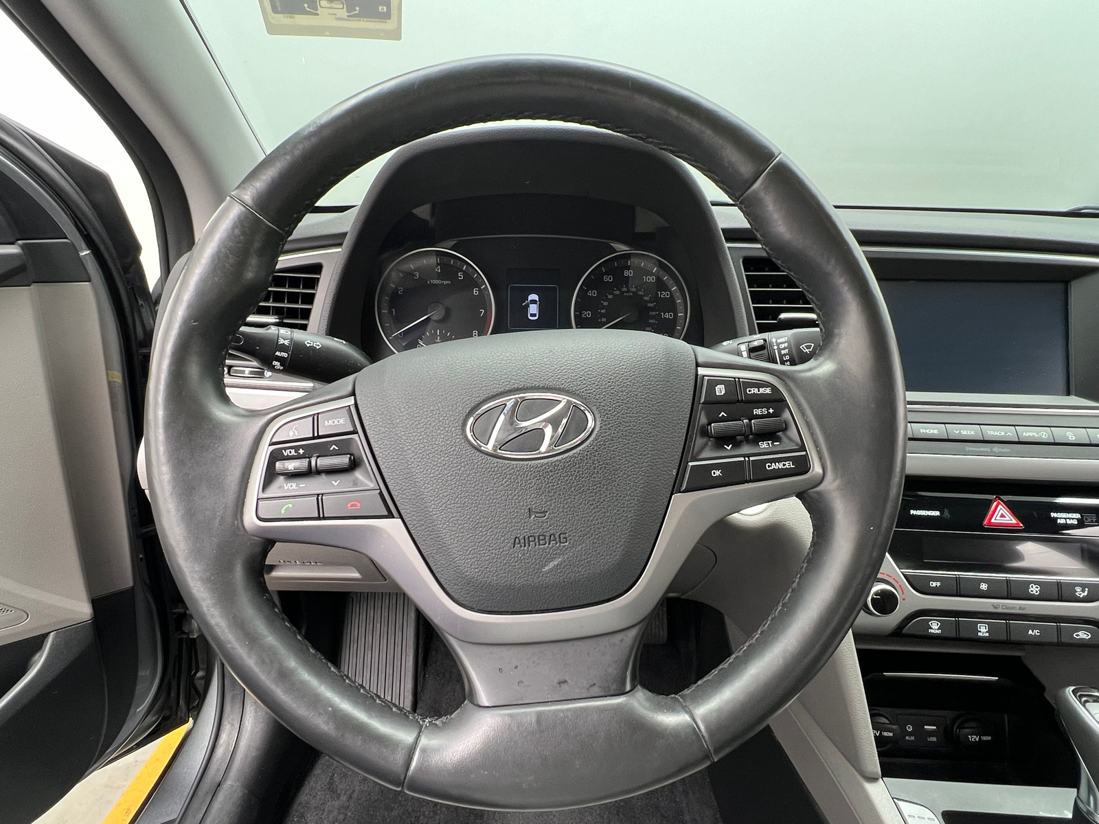 Thumbnail: 2017 Hyundai Elantra - 4
