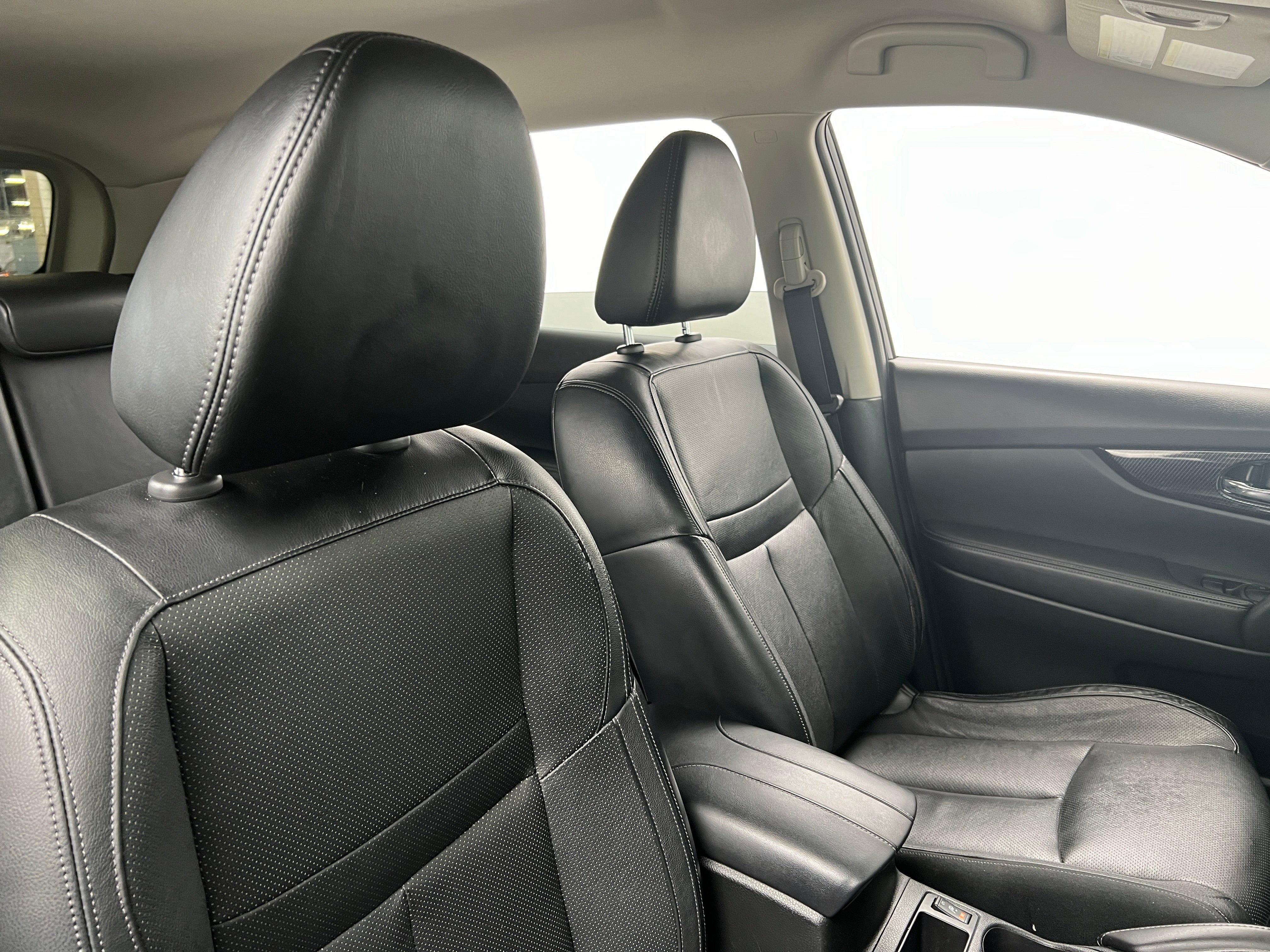 Thumbnail: 2017 Nissan Rogue - 2