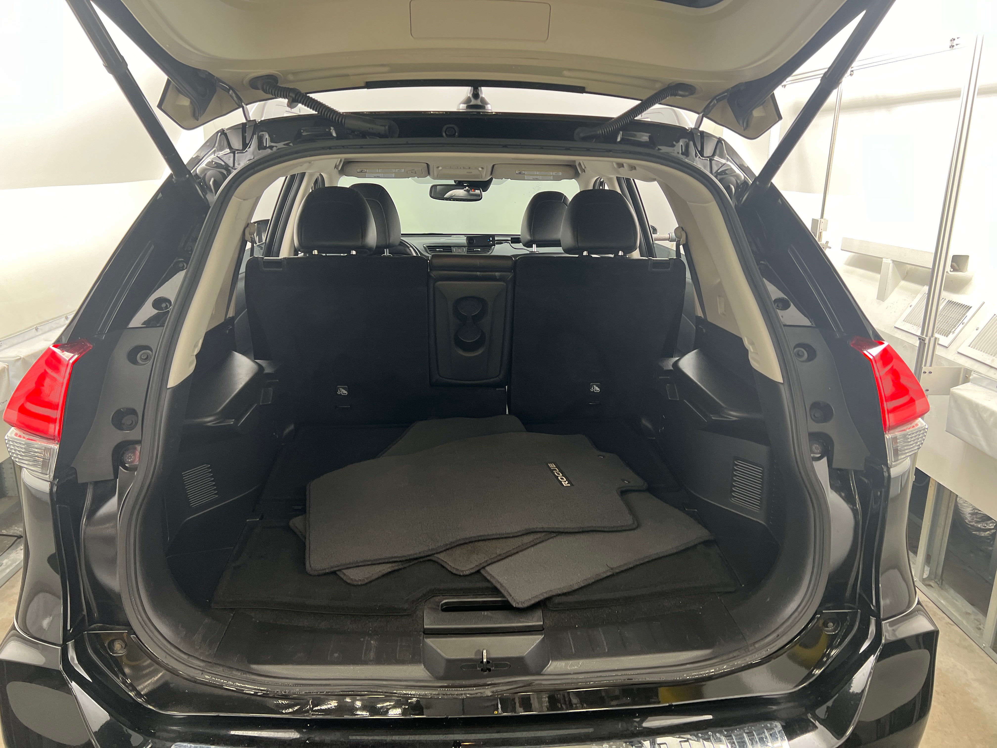 Thumbnail: 2017 Nissan Rogue - 6
