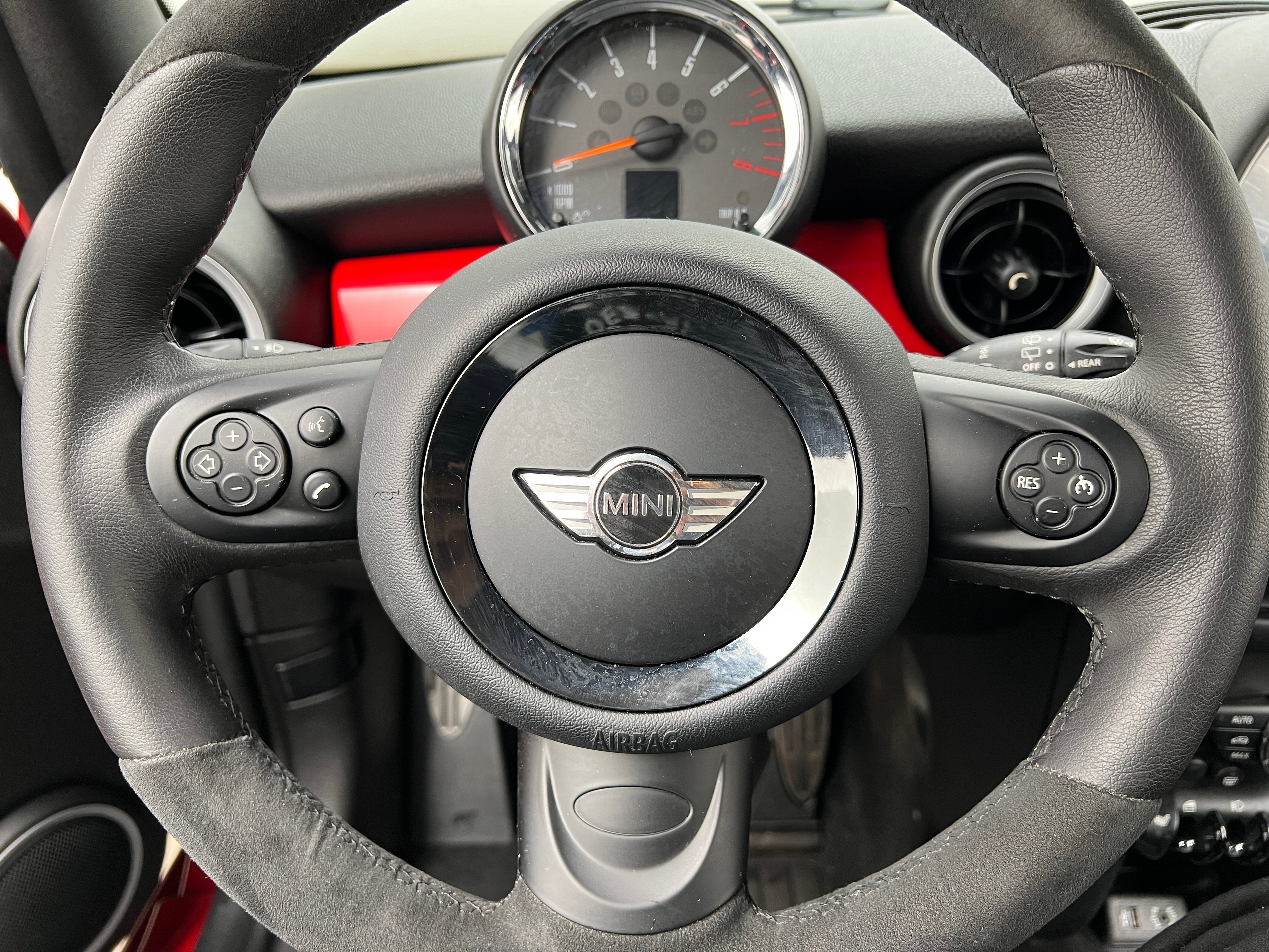 Thumbnail: 2013 MINI Cooper Hardtop - 4