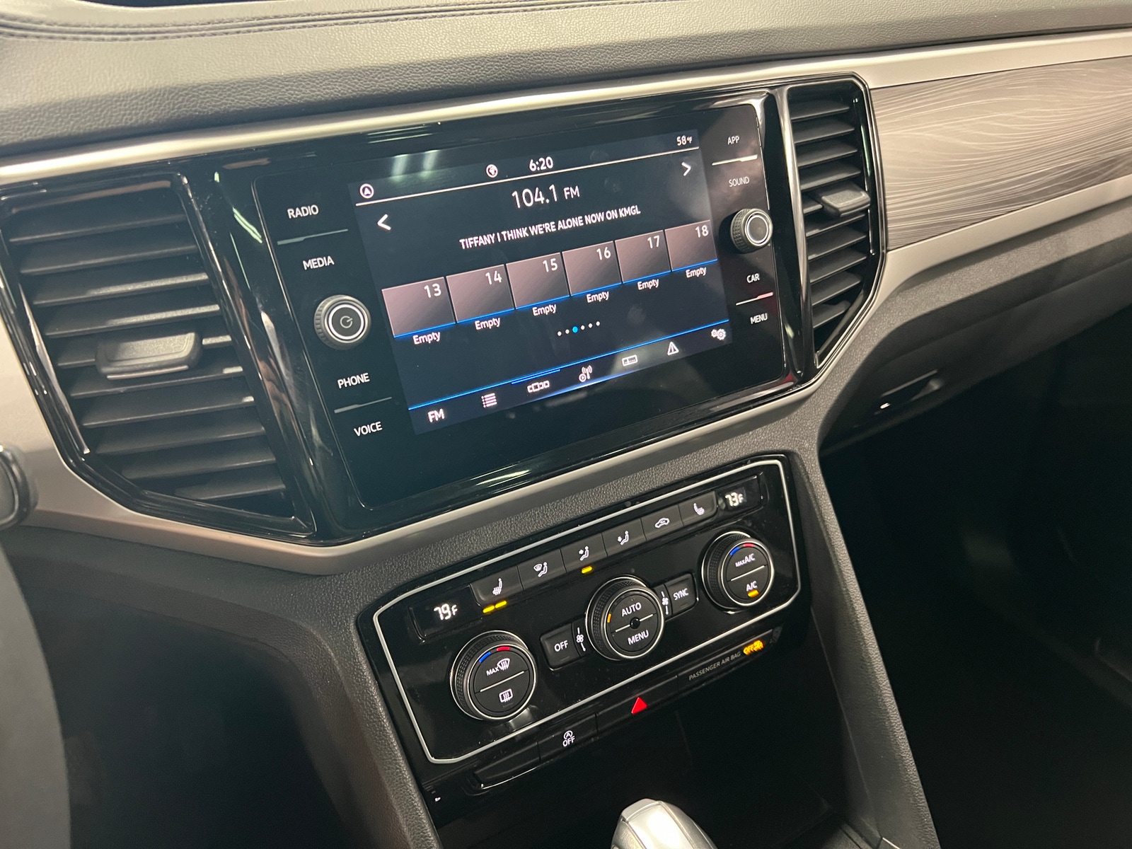 Thumbnail: 2023 Volkswagen Atlas - 4