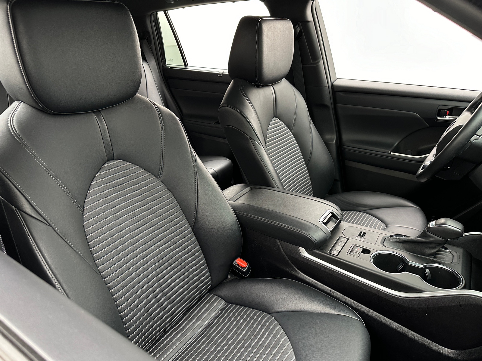 Thumbnail: 2021 Toyota Highlander - 2