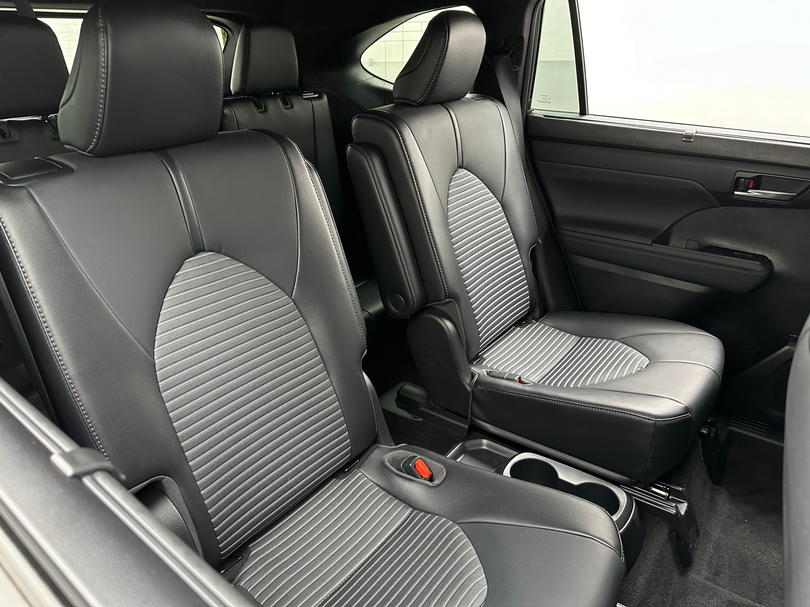 Thumbnail: 2021 Toyota Highlander - 6