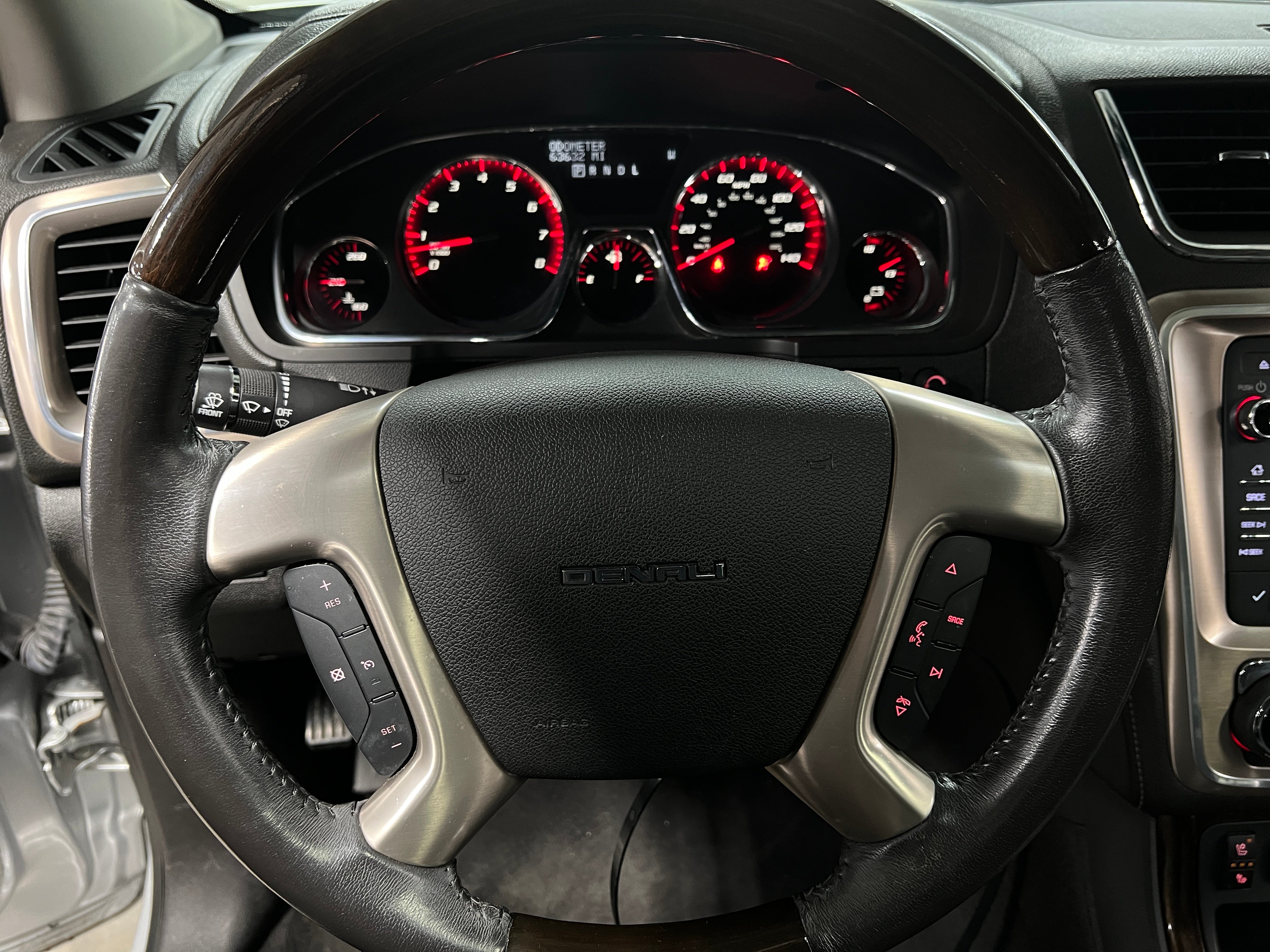 2014 GMC Acadia Denali 5