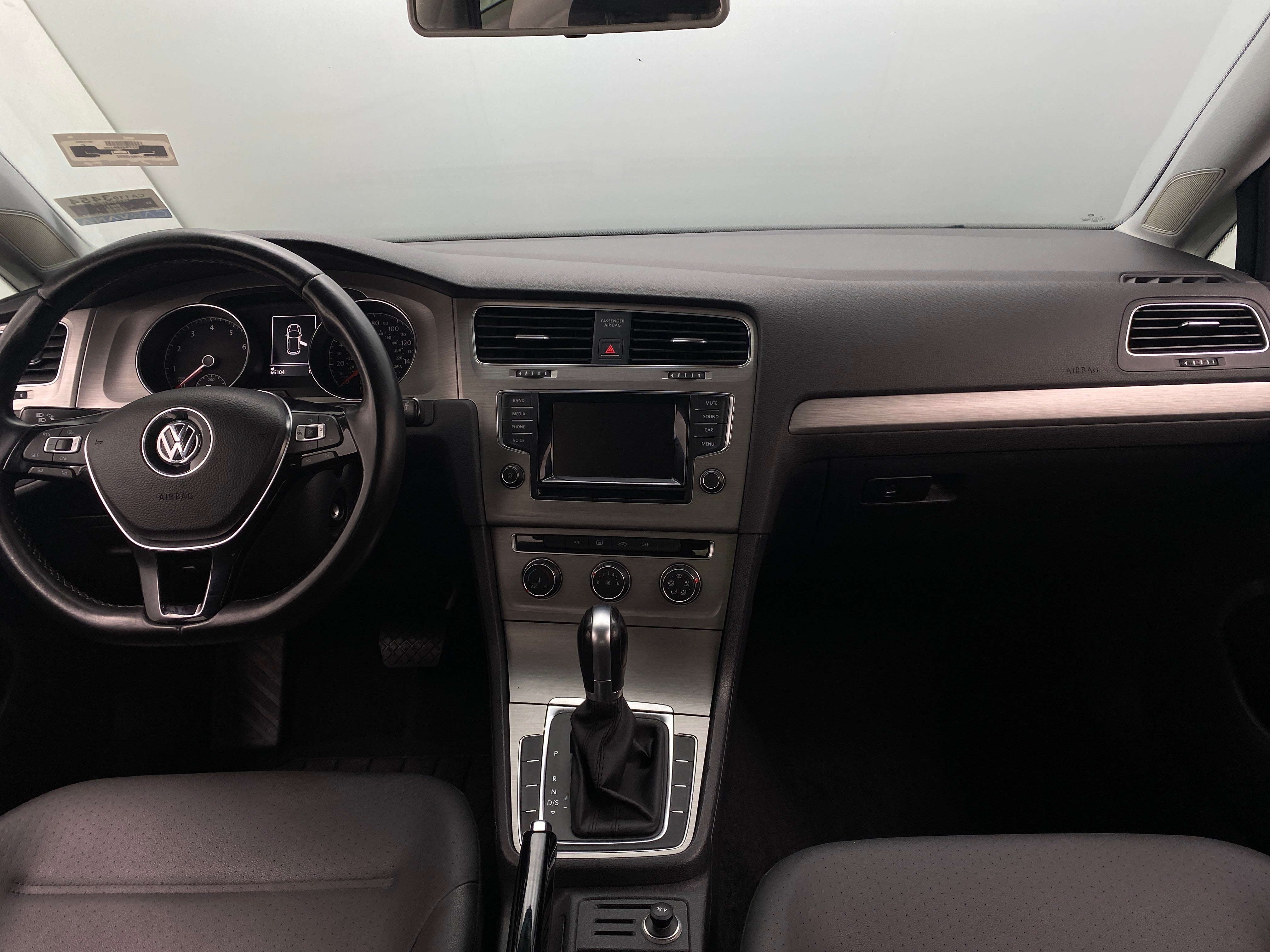 2015 Volkswagen Golf SE 3