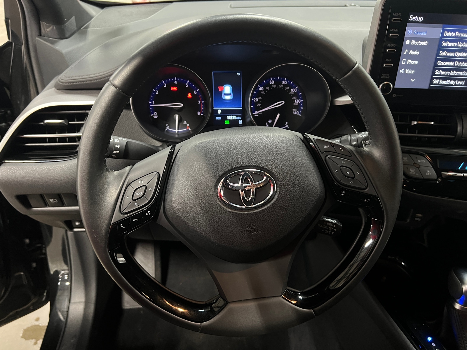 Thumbnail: 2022 Toyota C-HR - 5