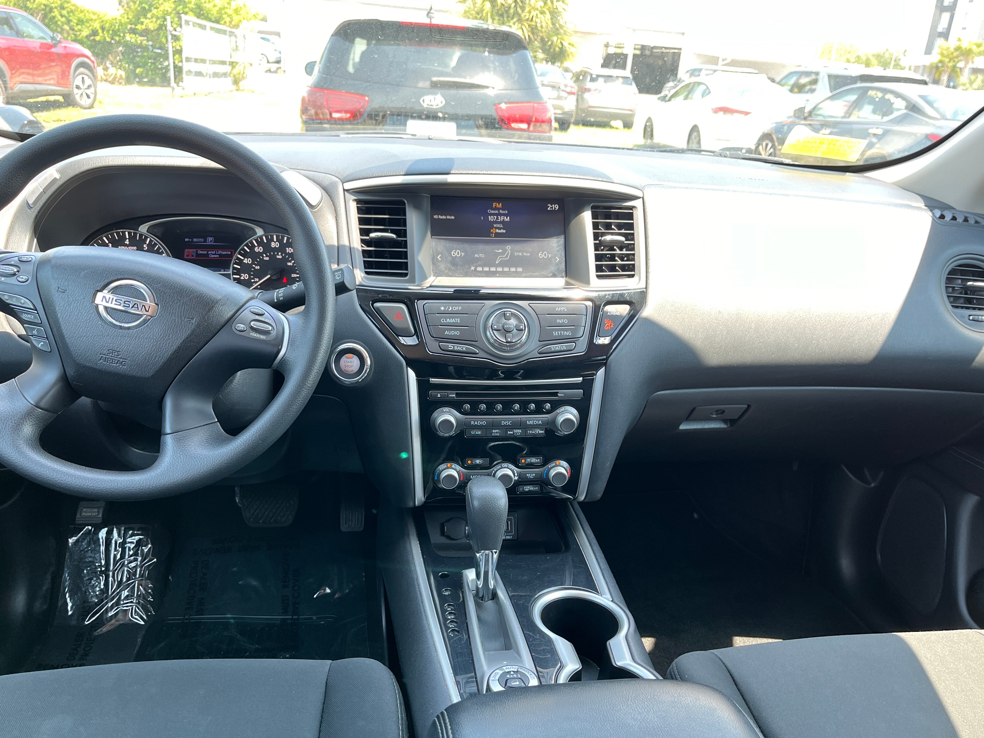 2020 Nissan Pathfinder S 3