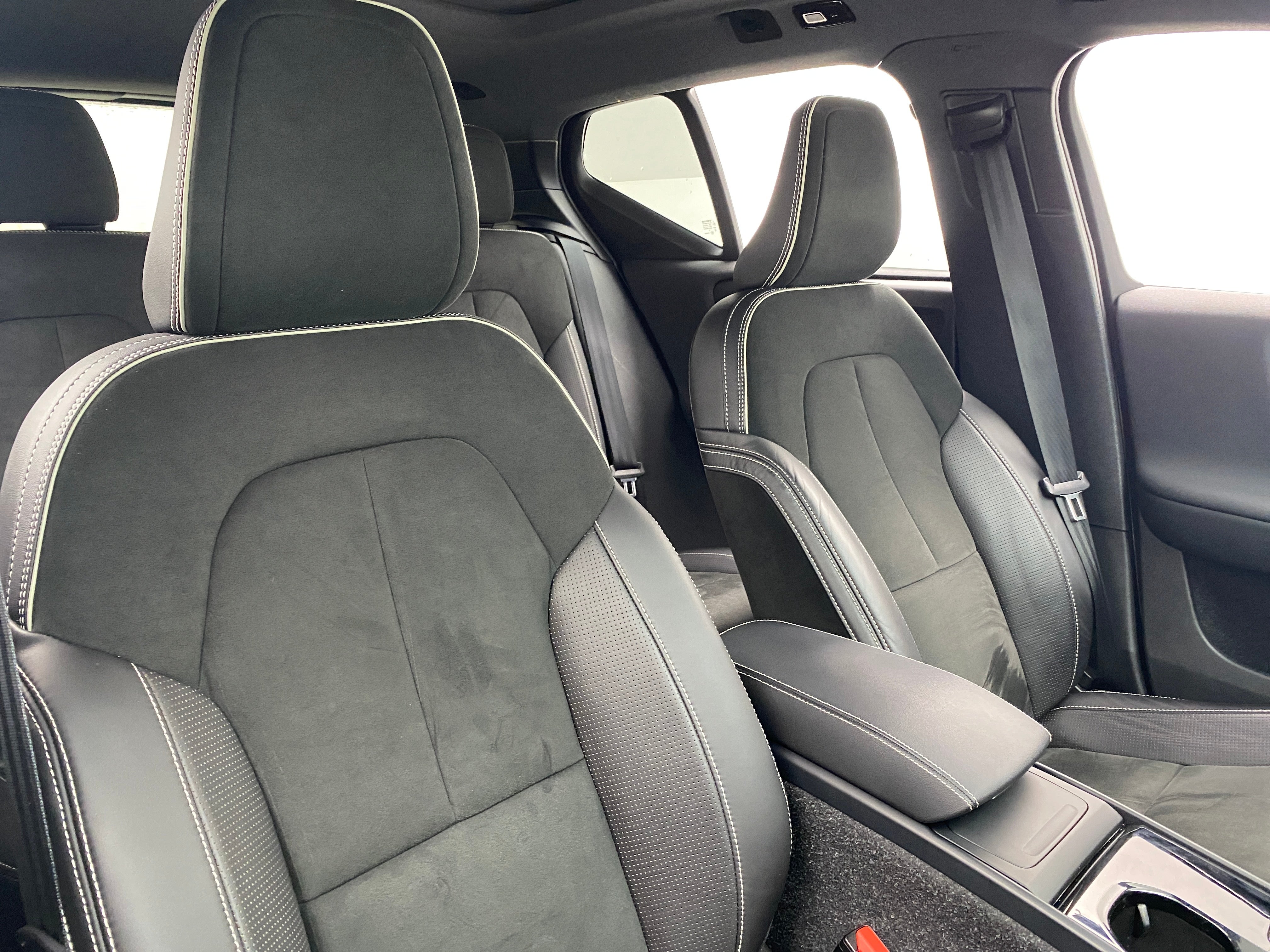 Thumbnail: 2021 Volvo XC40 - 2