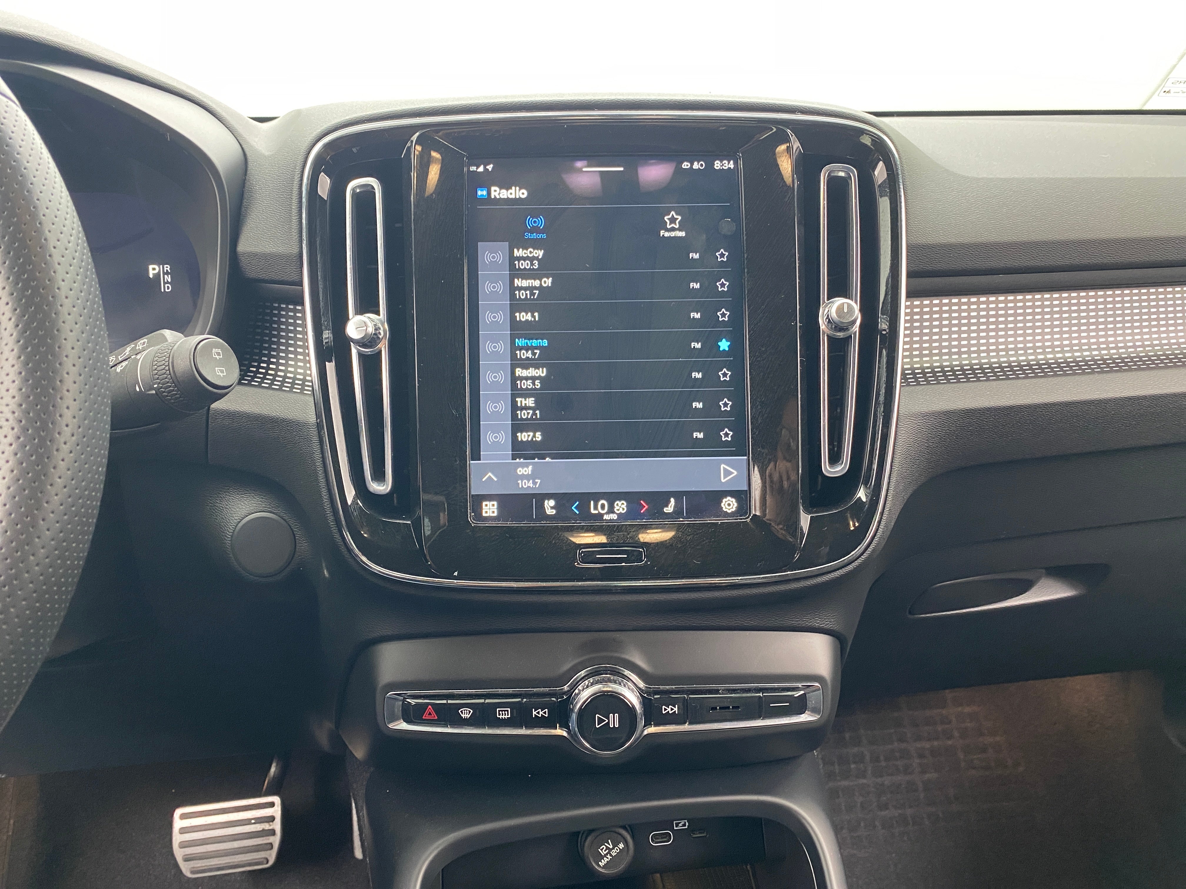 Thumbnail: 2021 Volvo XC40 - 4