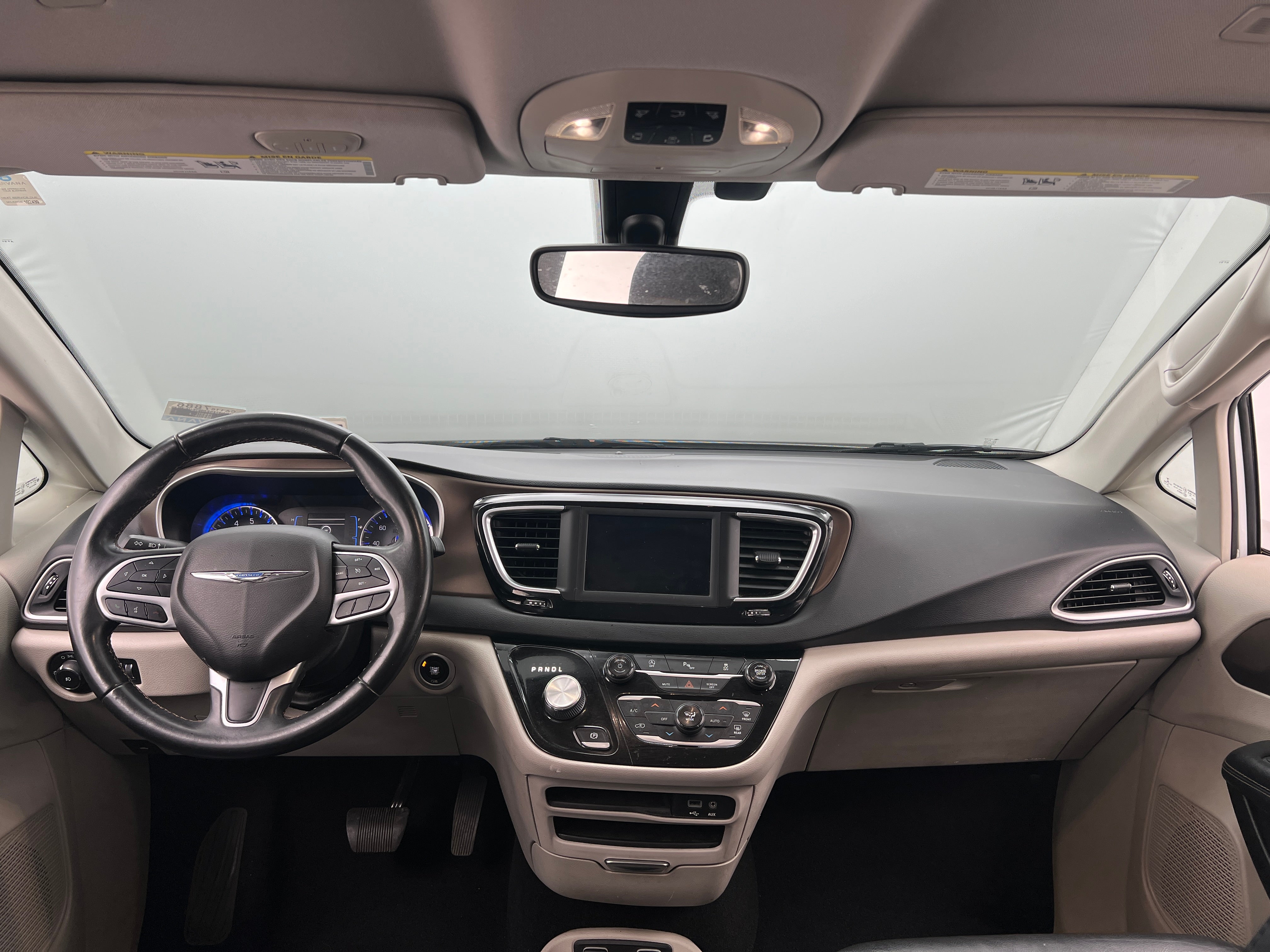 2018 Chrysler Pacifica Touring 3